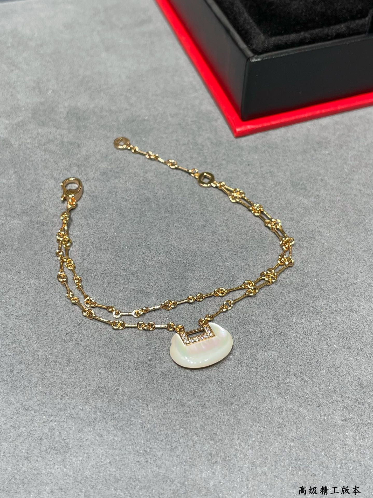 Qee1in yuyi ruyi mother-of-pearl bracelet