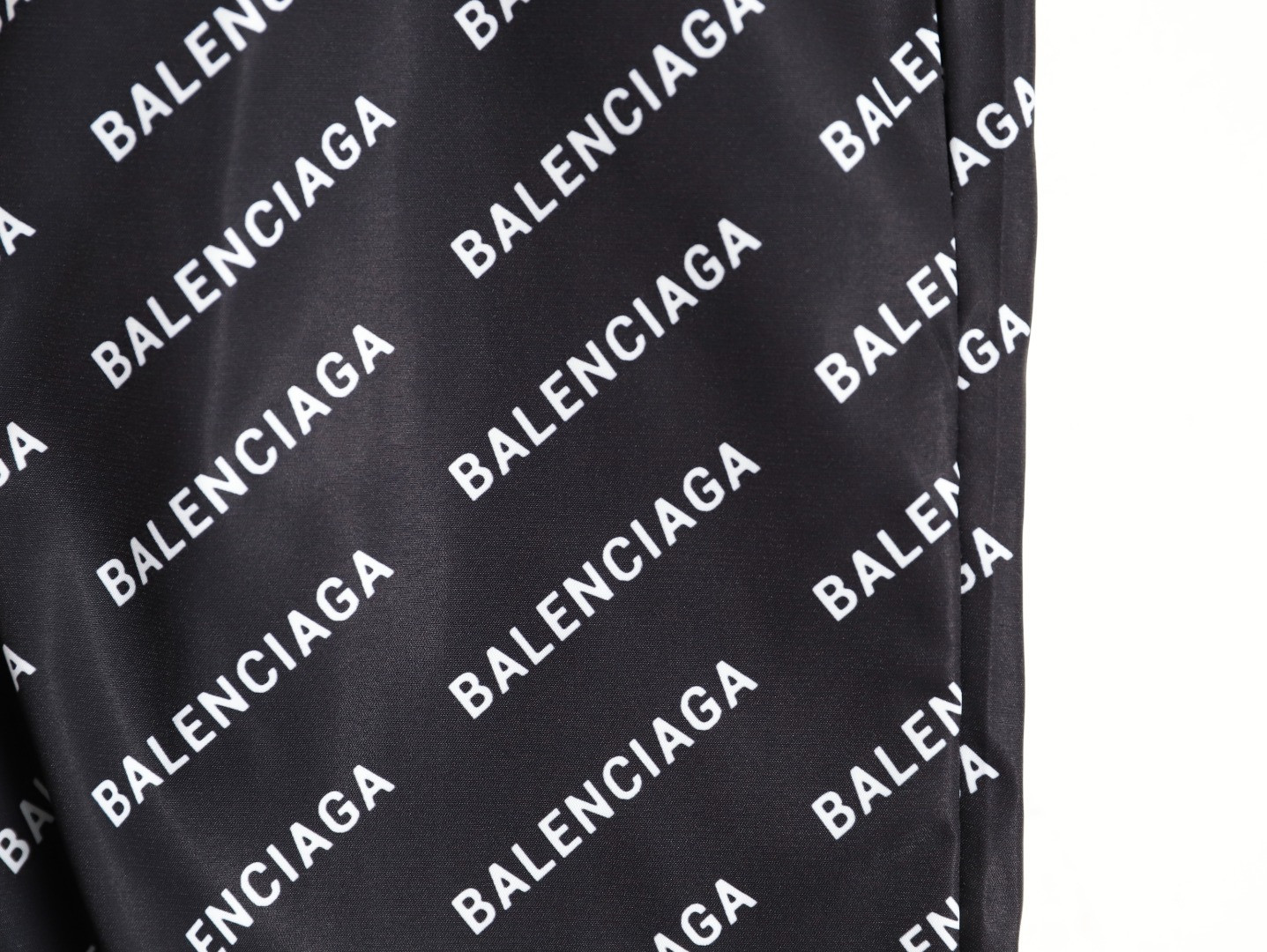 Ba*len*cia*ga 25ss shorts