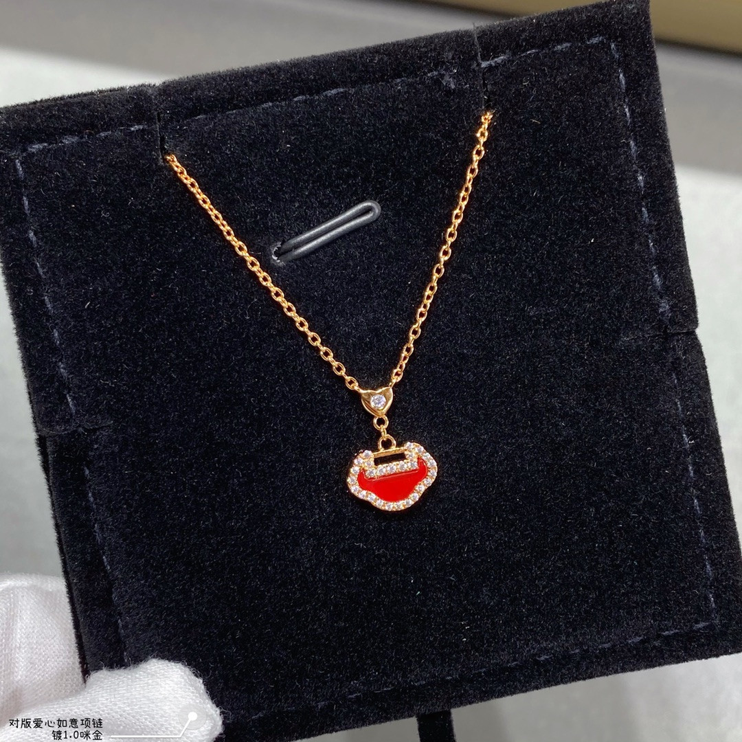 Qee1in mini heart-shaped ruyi necklace