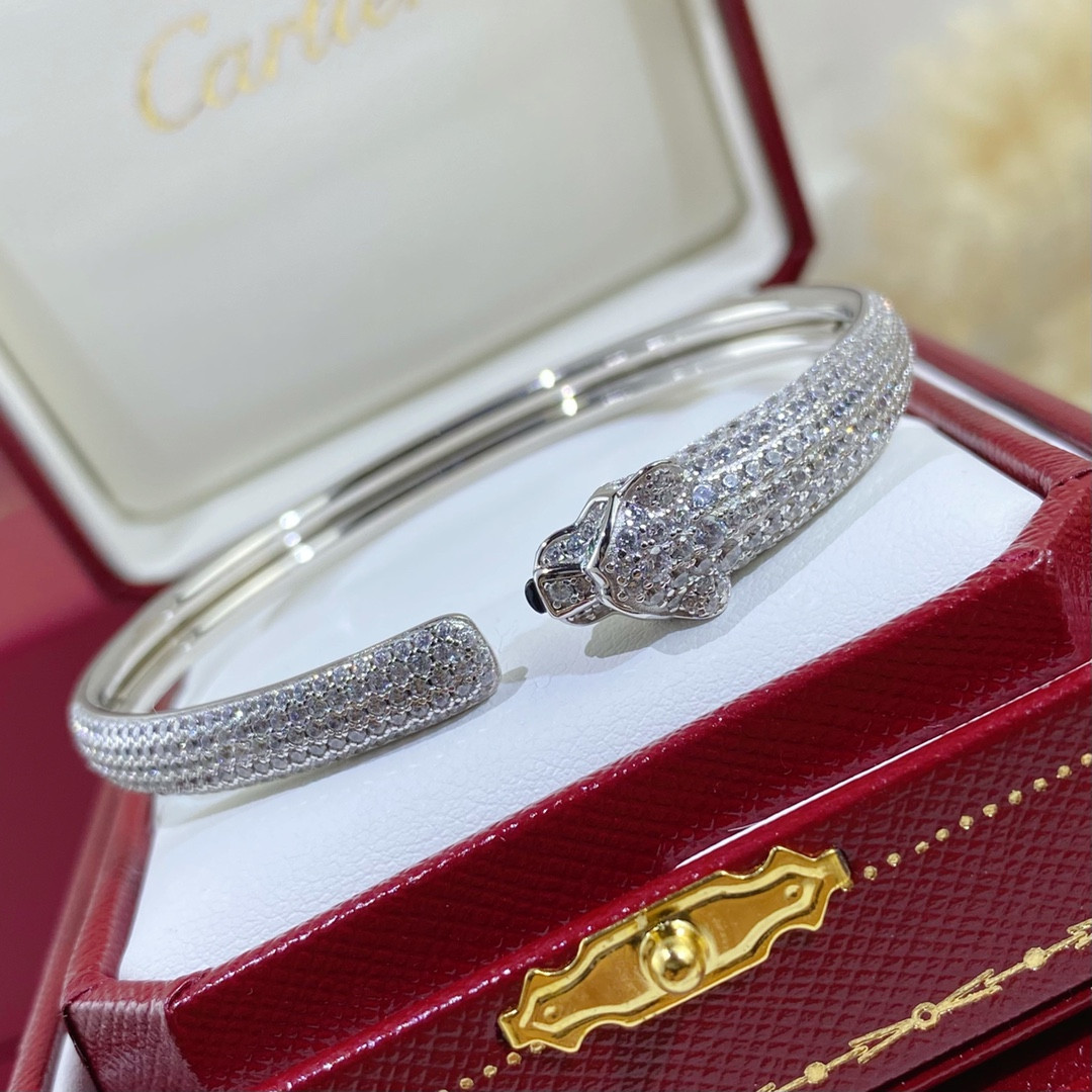 ca*t*er hand-set Di*m*nd thin half Di*m*nd leopard bracelet