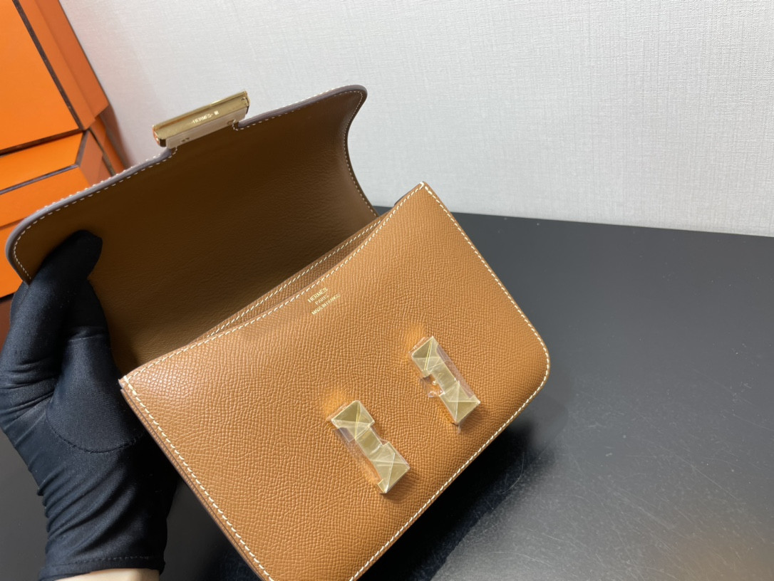 H**mes constance 24 epsom leather gold hardware 9.4"x5.9"x3"