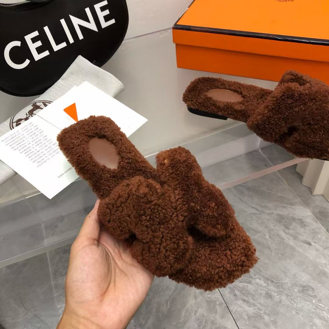 ua H**mes oran sandal