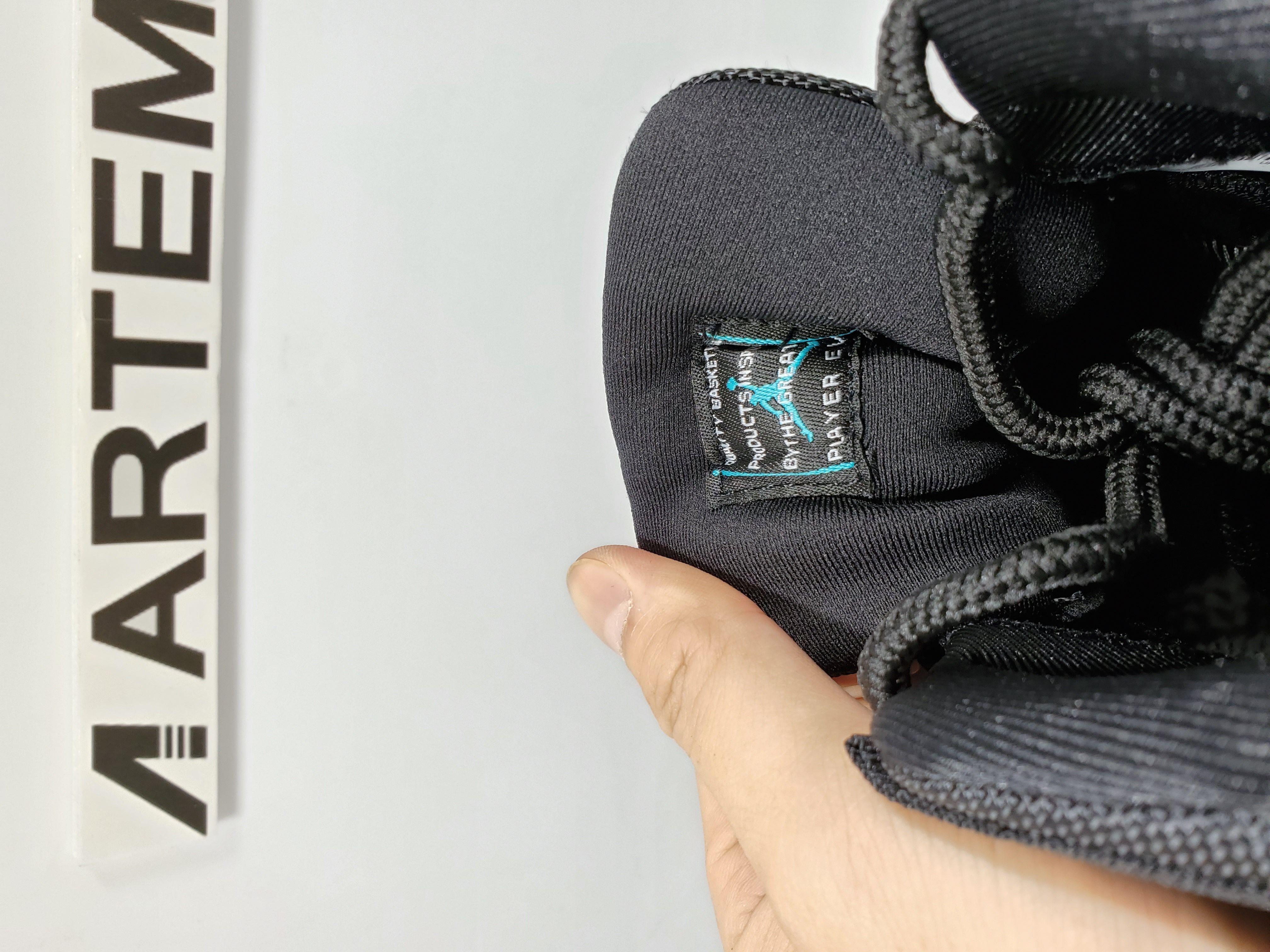 Air Jordan 11 Retro Gamma Blue