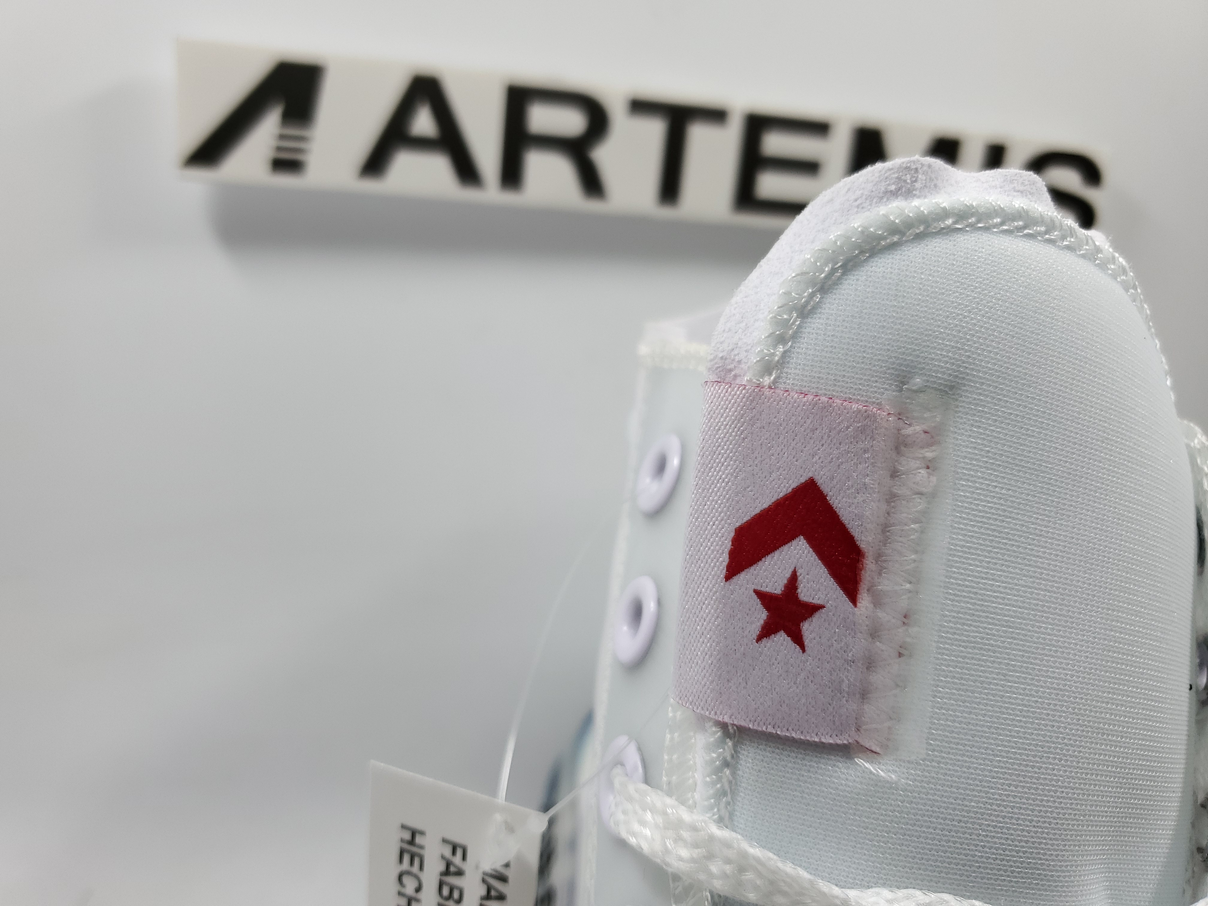 Converse Chuck Taylor All-Star Hi Off-White