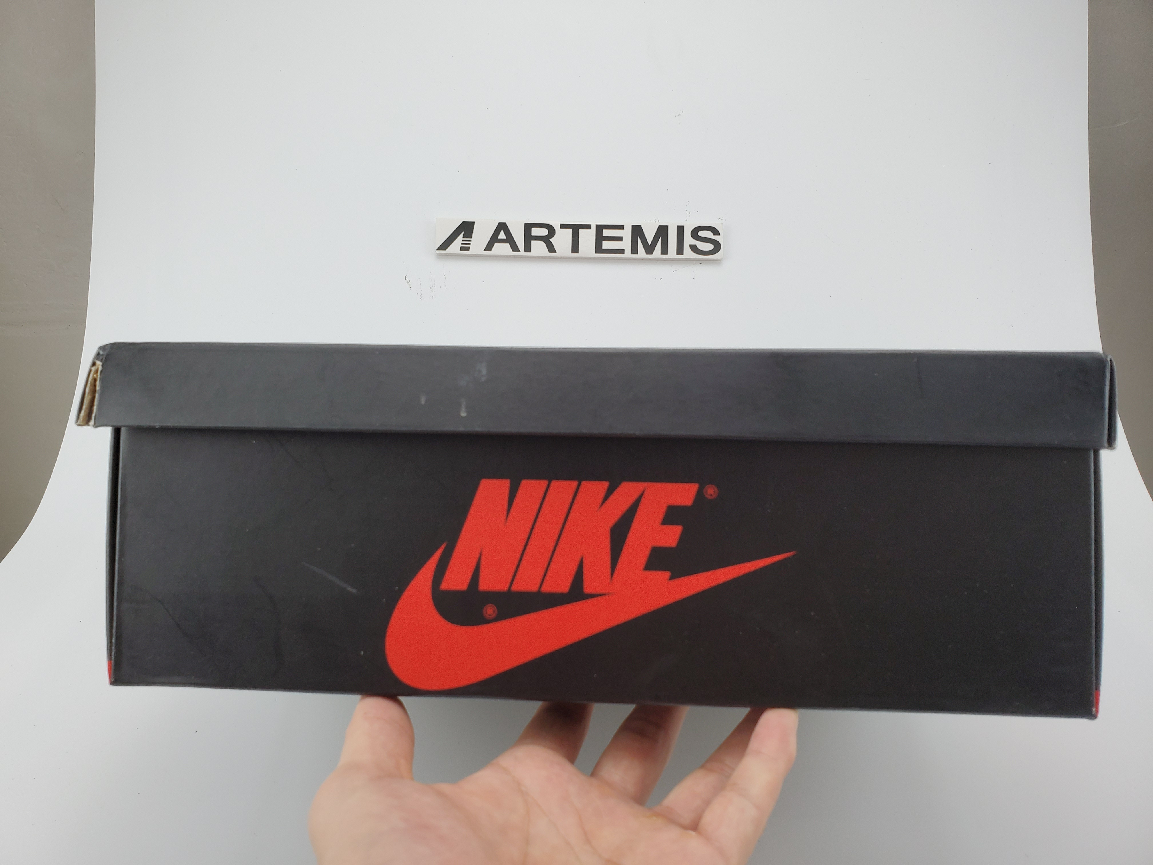 Jordan 1 Retro High Black Crimson Tint