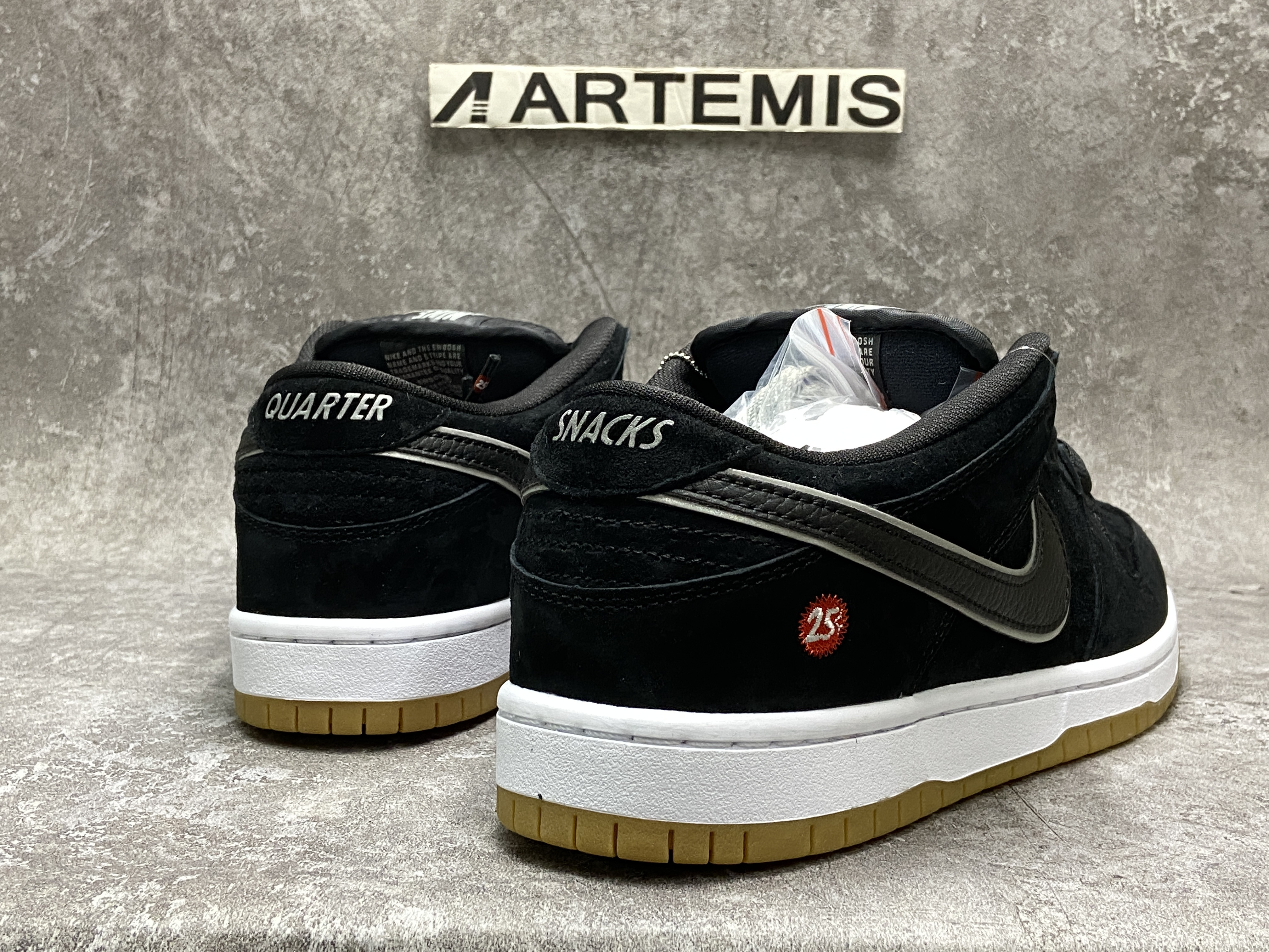 Nike SB Dunk Low Quartersnacks