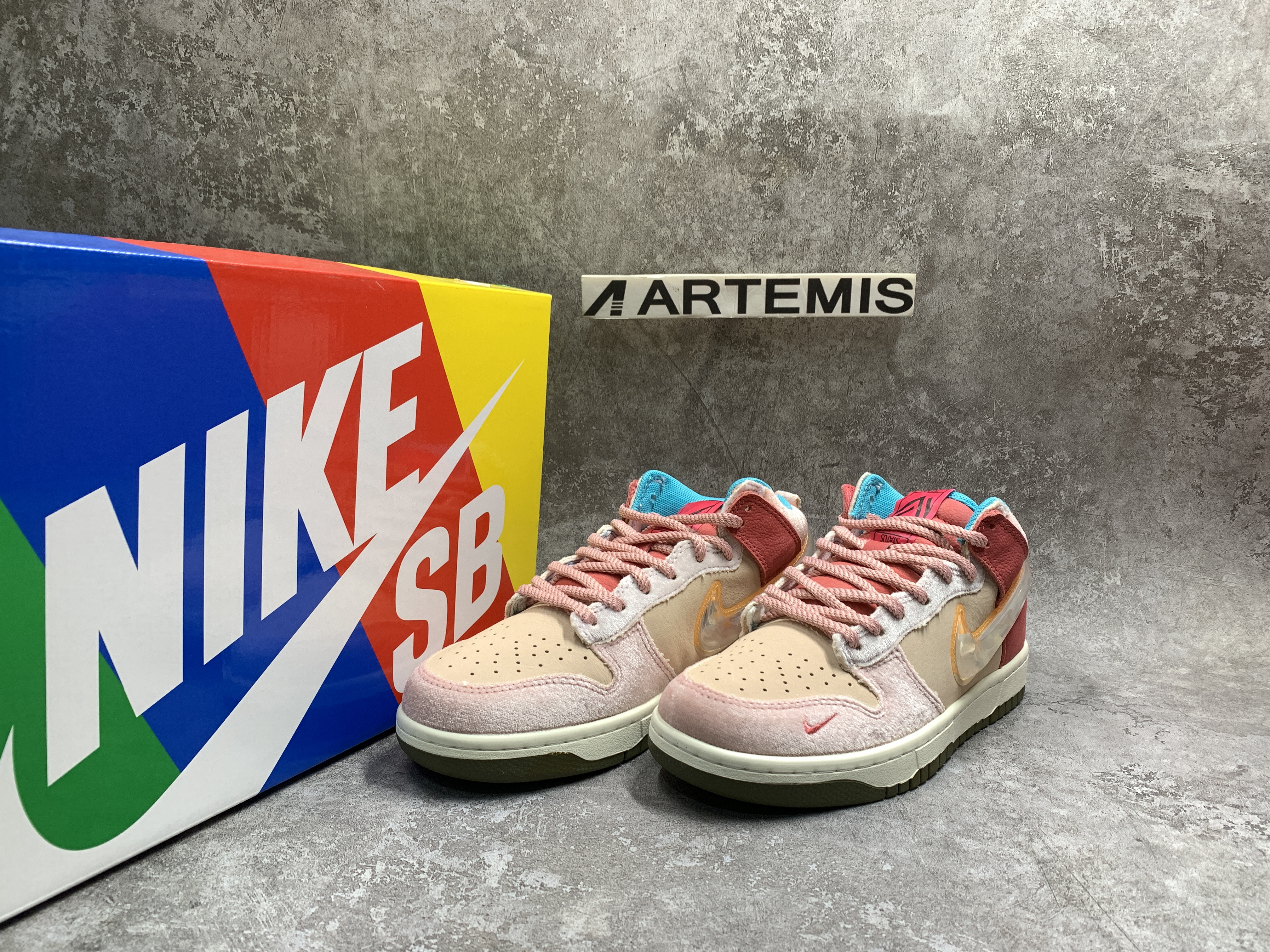 Nike Dunk Mid Social Status Free Lunch Strawberry Milk