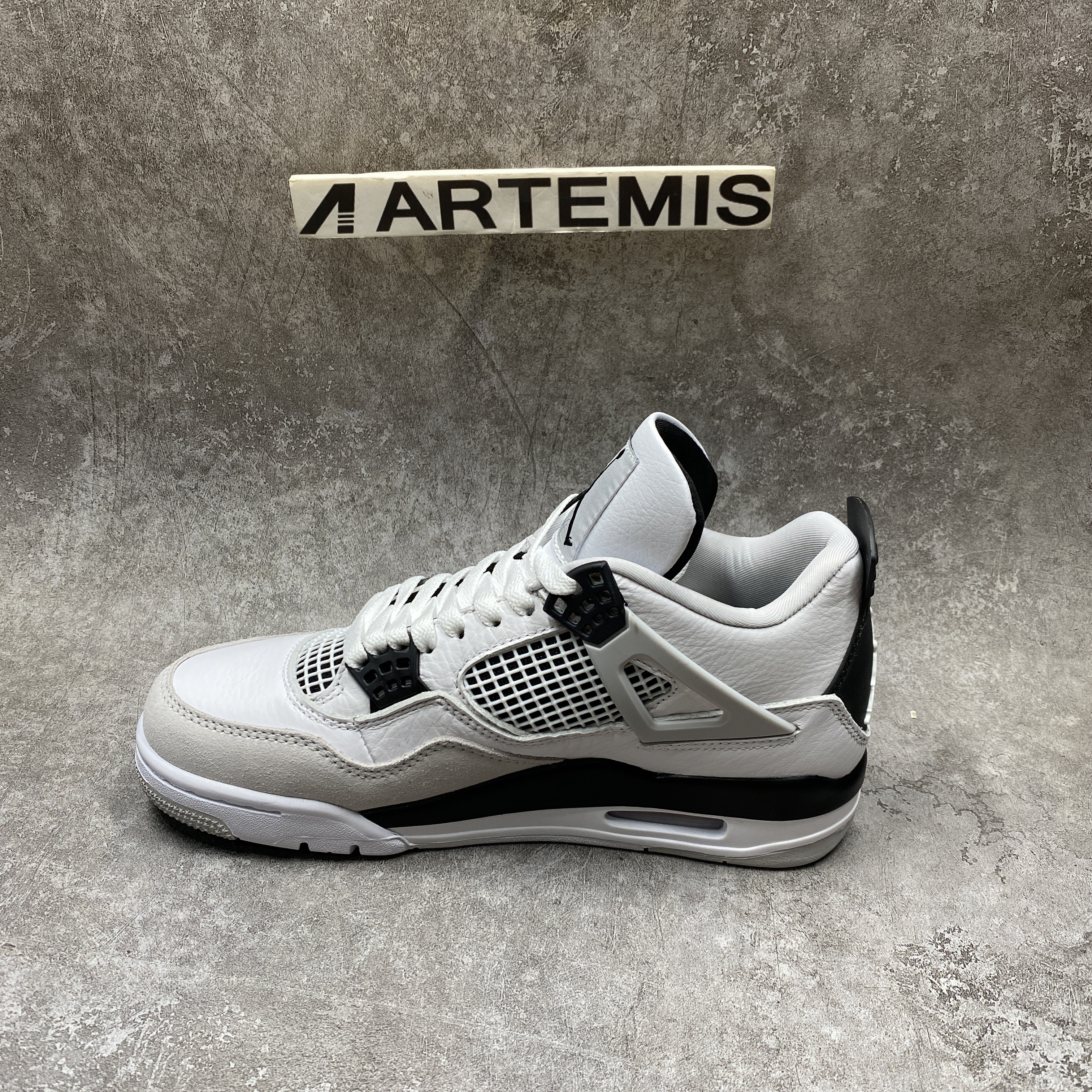 Air Jordan 4 Reto Military Black