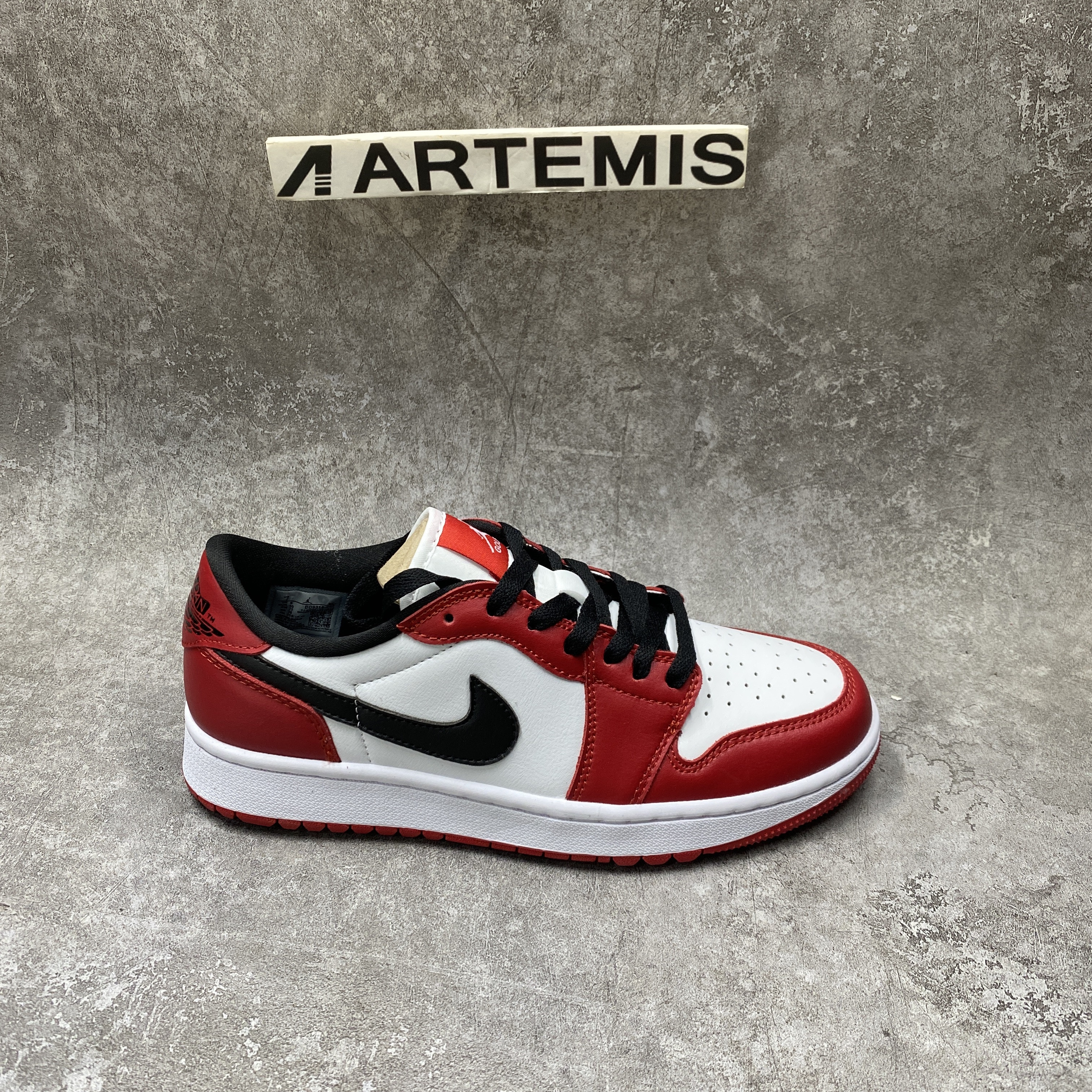 Jordan 1 Retro Low Golf