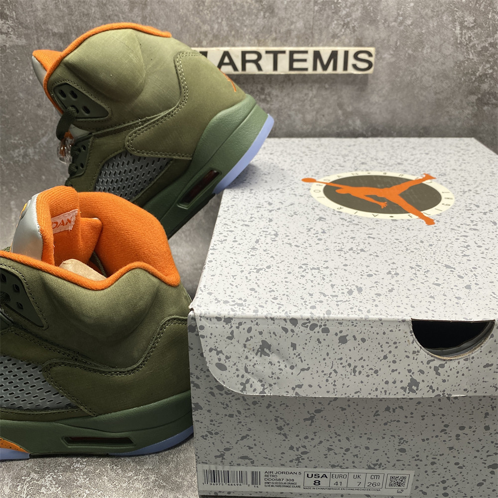 AIR JORDAN 5 RETRO