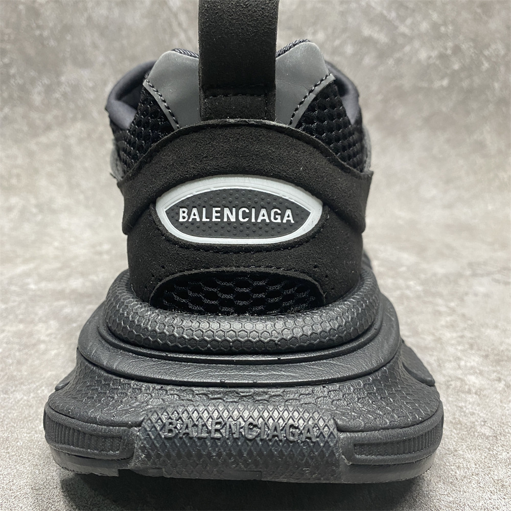Balenciga  3XL SUEDE BLACK