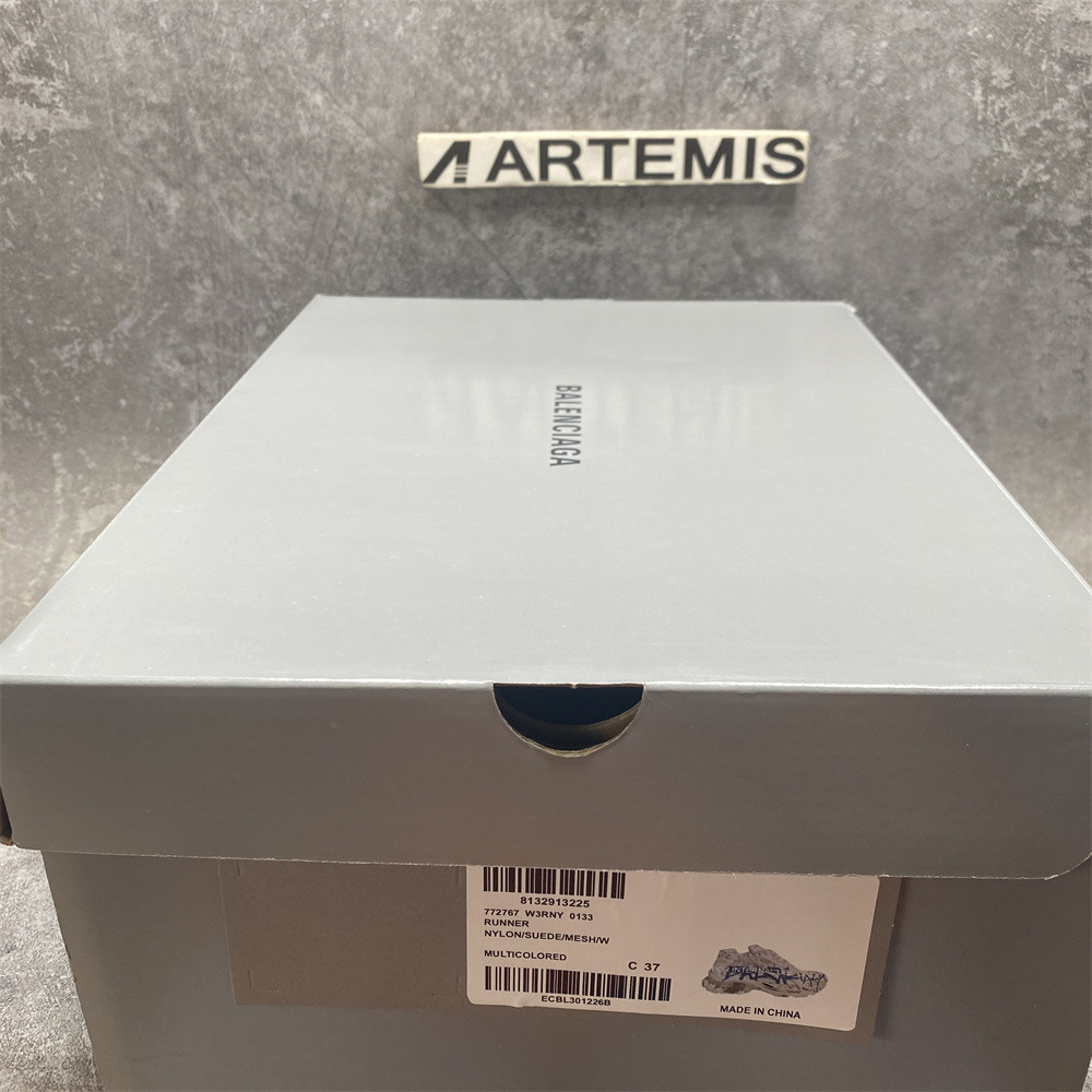 ua runner Gr*ffiti white blue runner Gr*ffiti white blue
