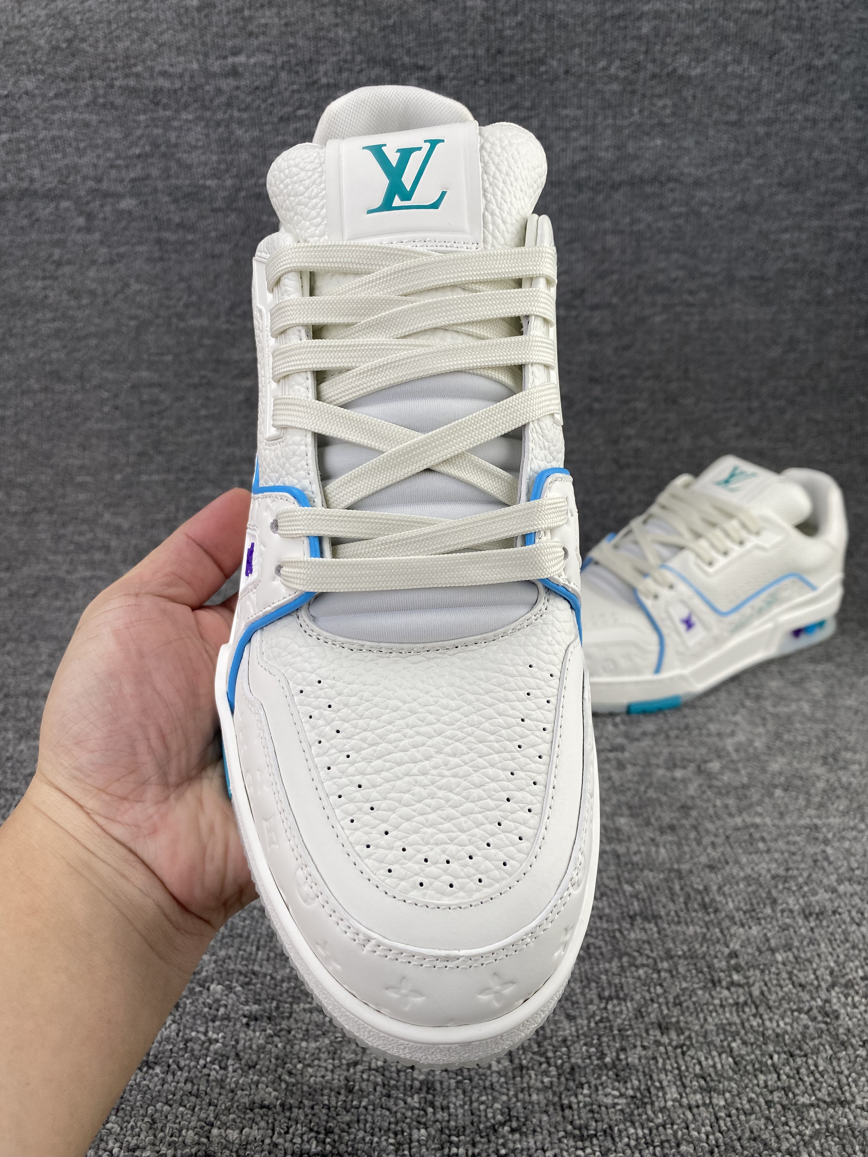 UA LV trainer Sneakers