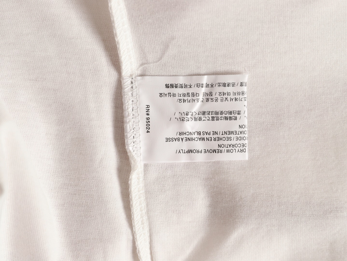 Ch**me He**ts 25fw long-sleeved t-shirt