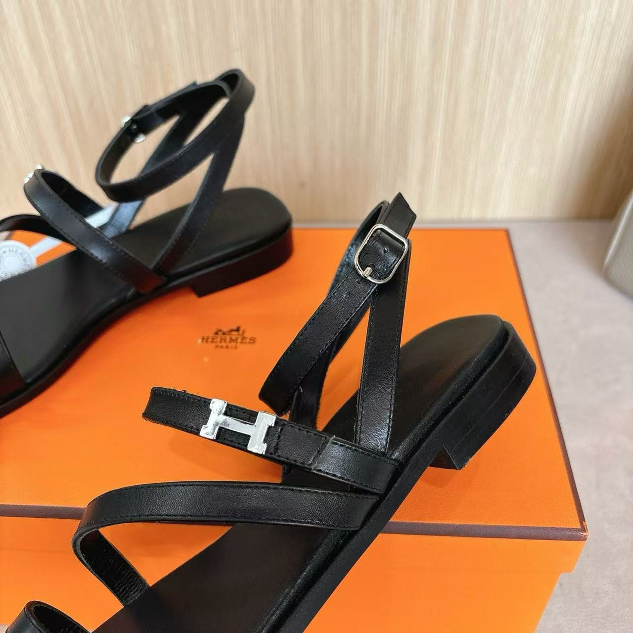 ua H**mes harmonie sandal