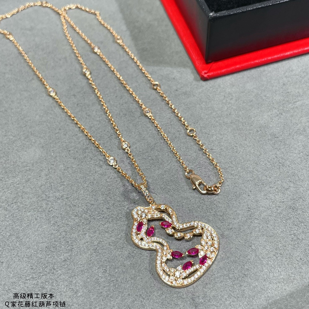 Qee1in vine gourd necklace