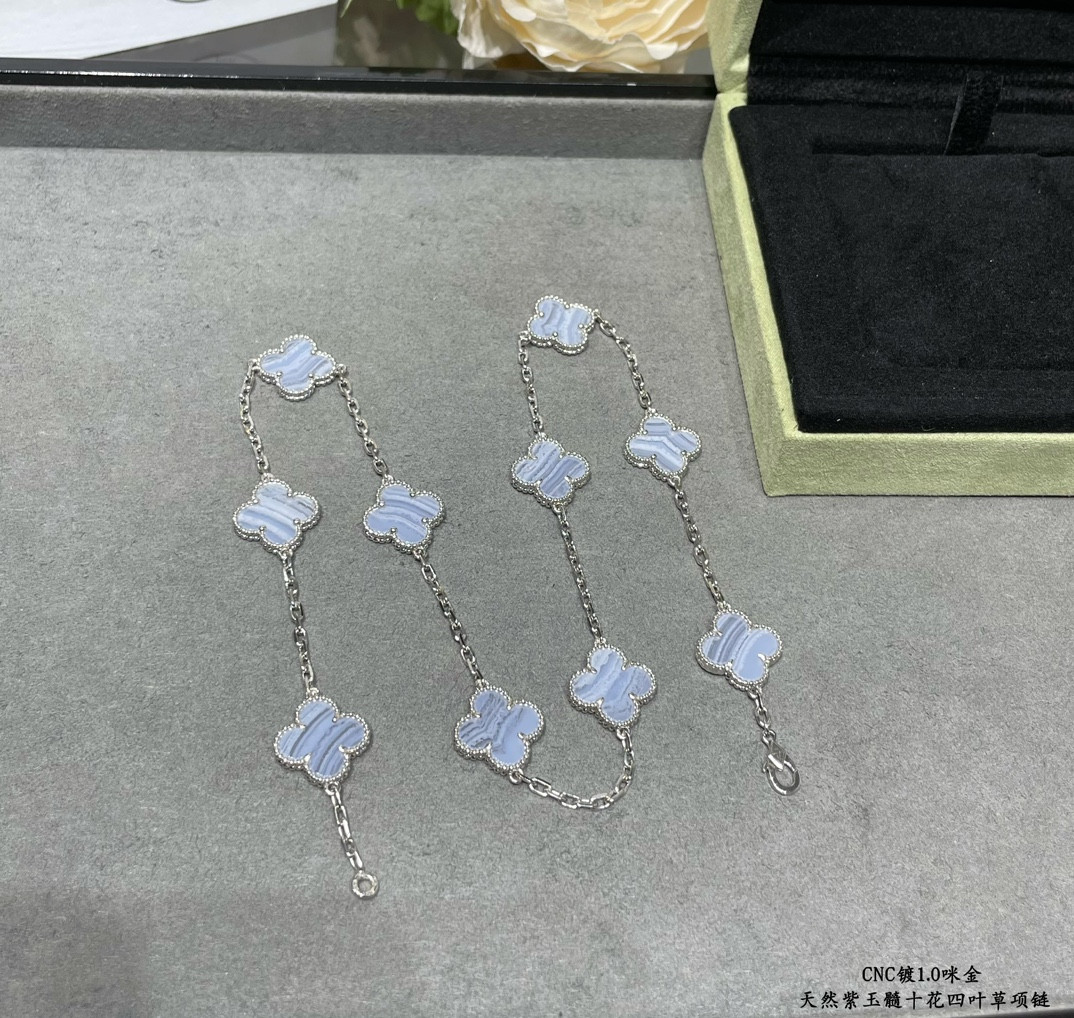 V*N CL*F & arpels natural purple chalcedony ten-flower four-leaf clover necklace