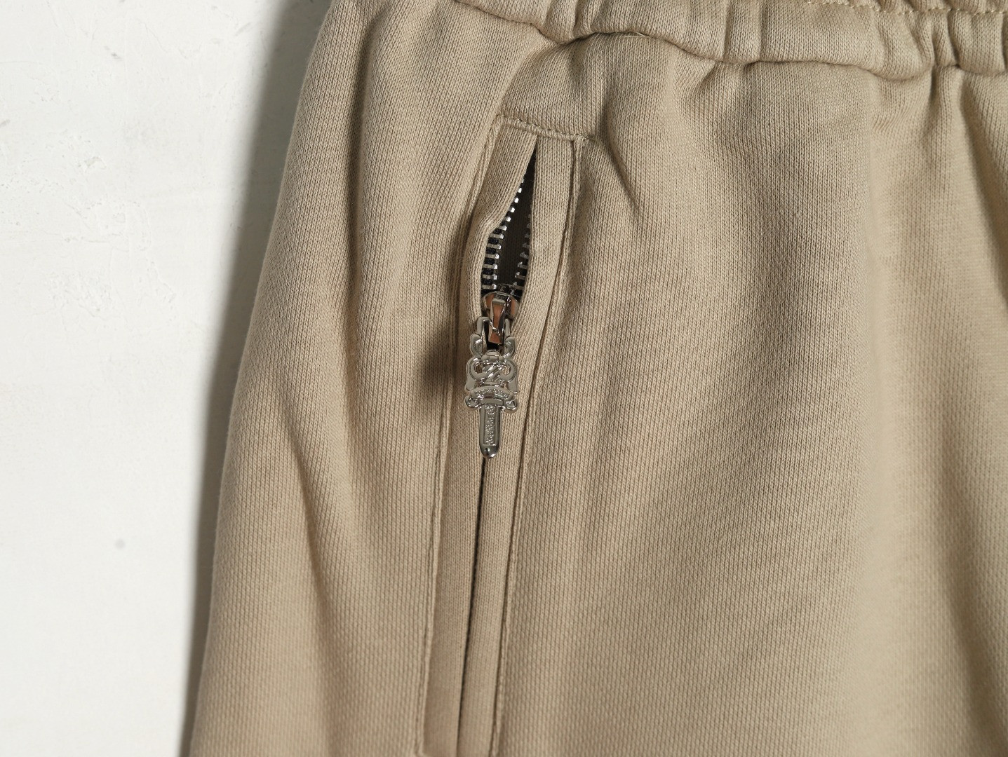 Ch**me He**ts 24ss shorts