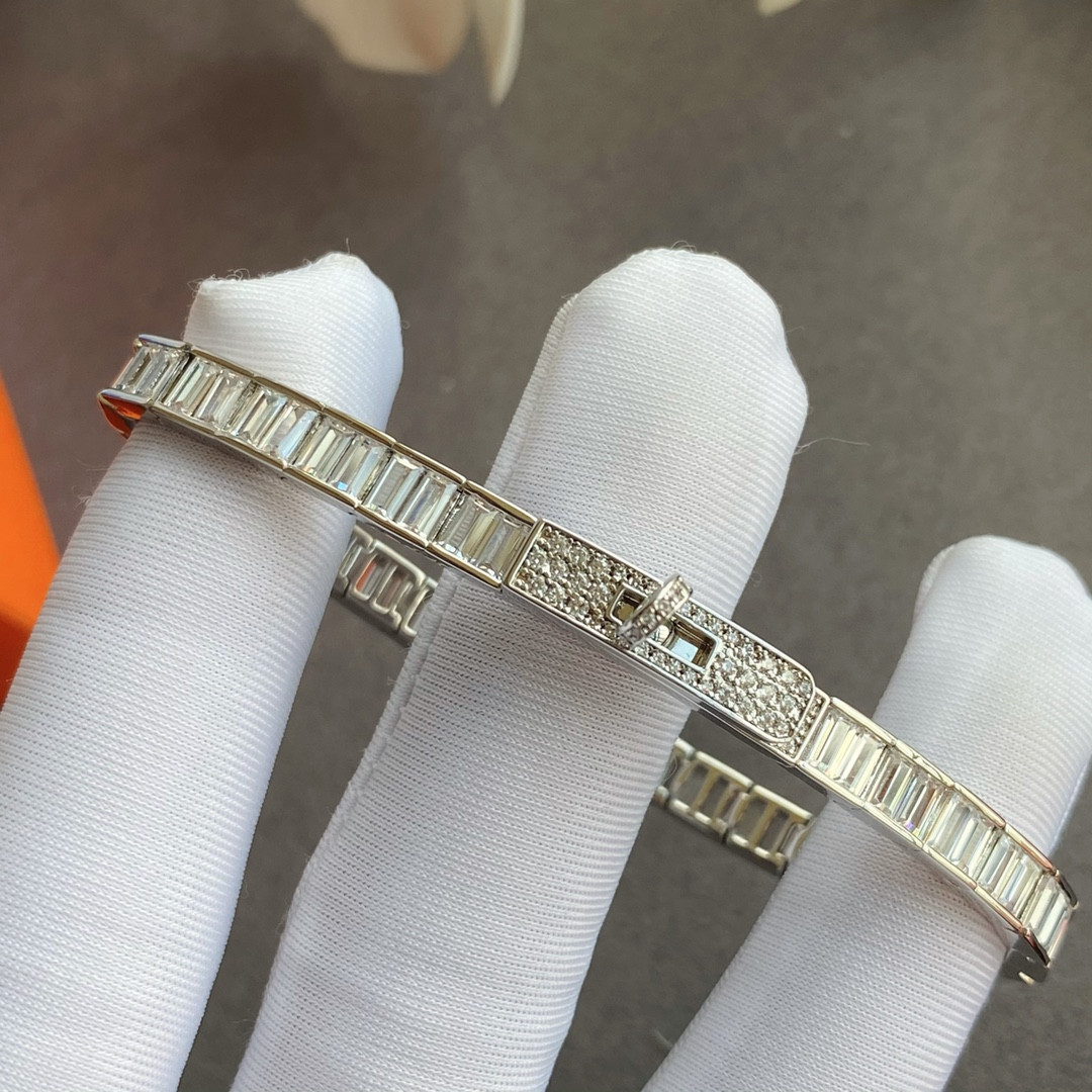 H**mes button trapezoid di*m*nd bracelet