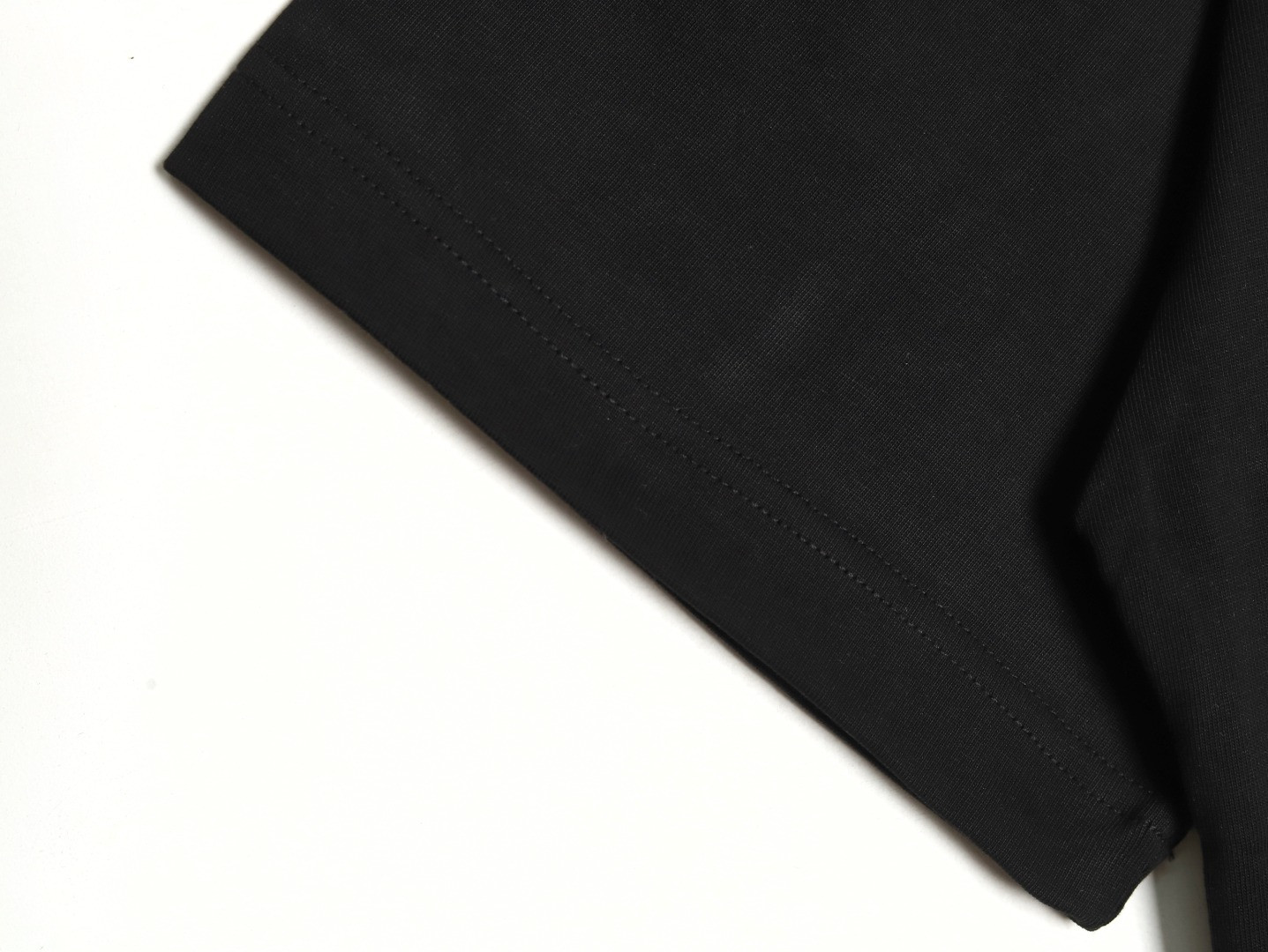 DESCENTE 25ss Short-sleeved T-shirt