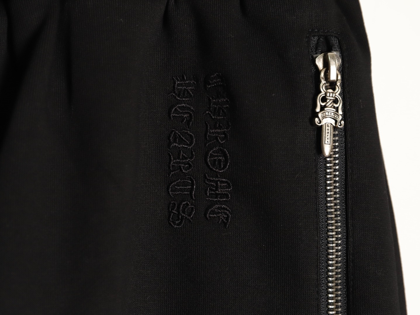 Ch**me He**ts ch 25ss shorts