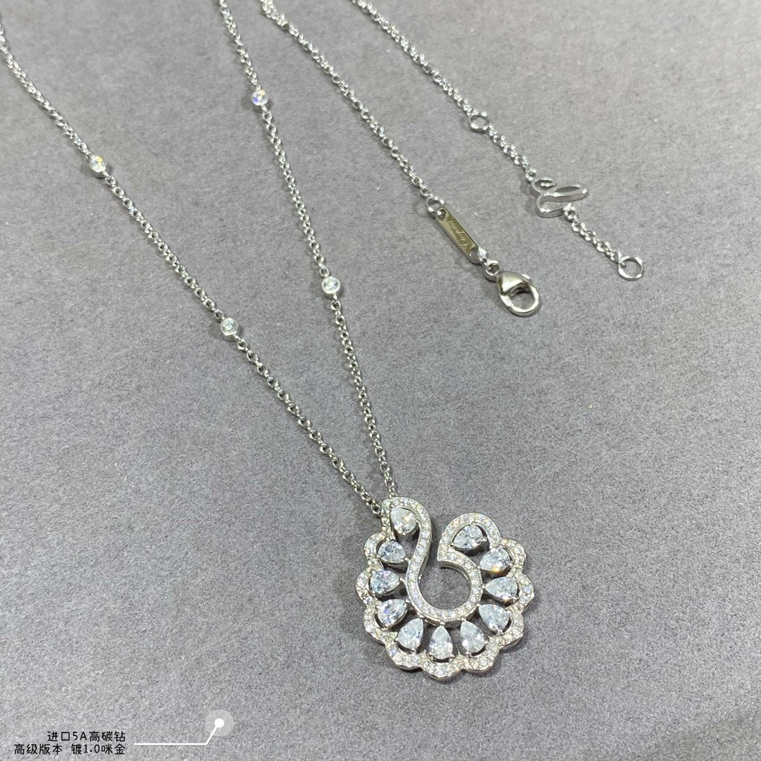 Ch0pard lace edge necklace