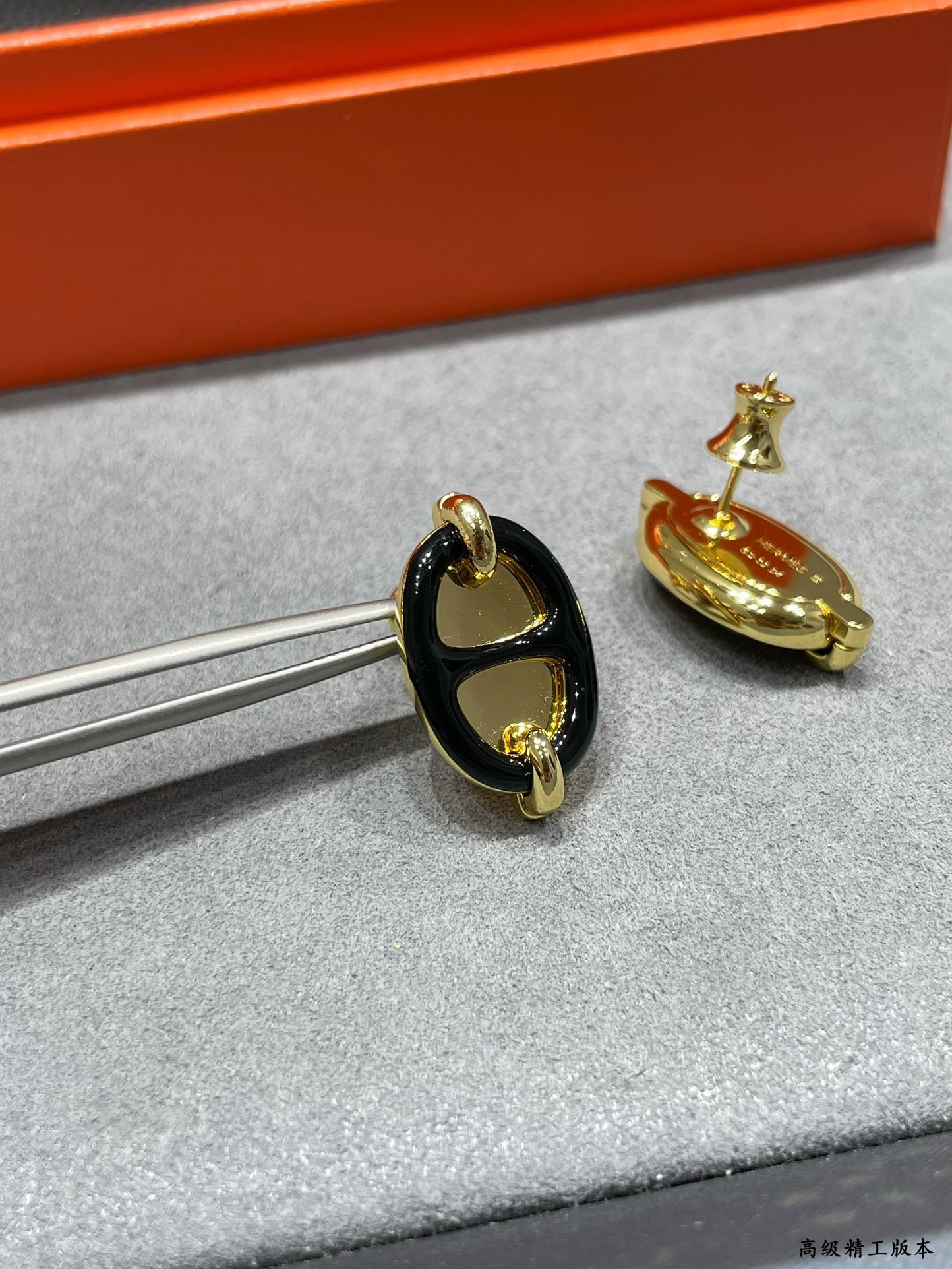 H**mes mini maillon earrings