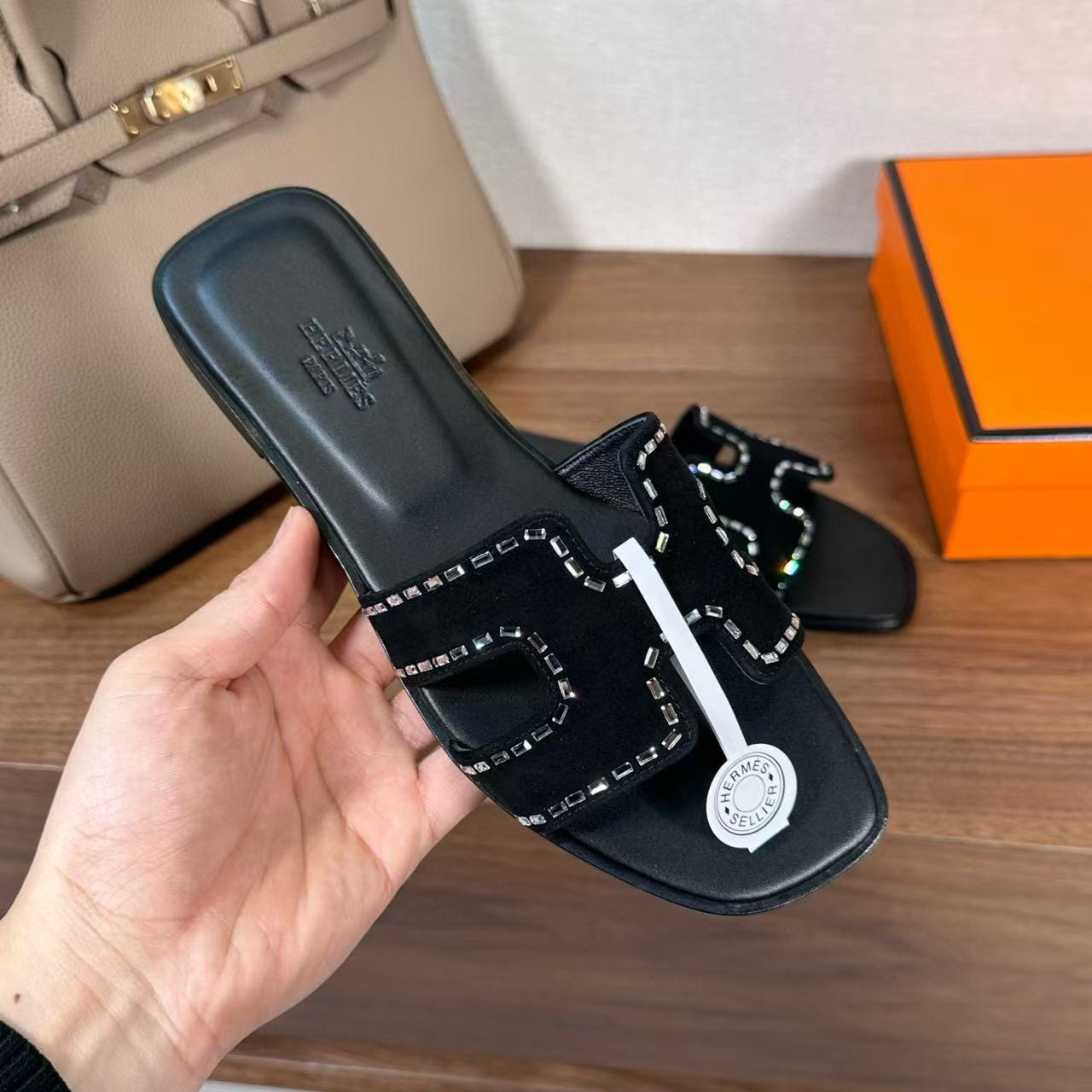 ua H**mes oran sandal