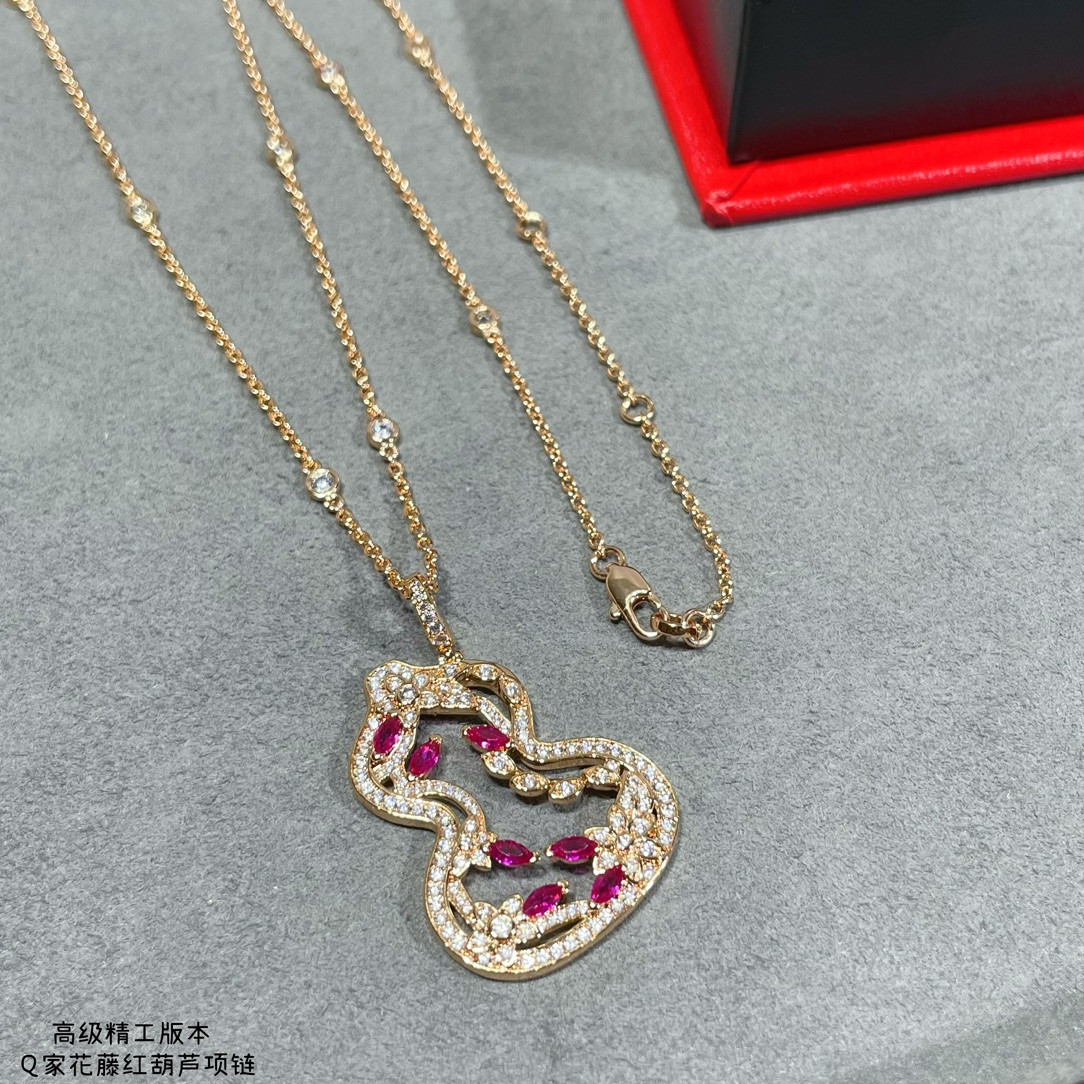 Qee1in vine gourd necklace