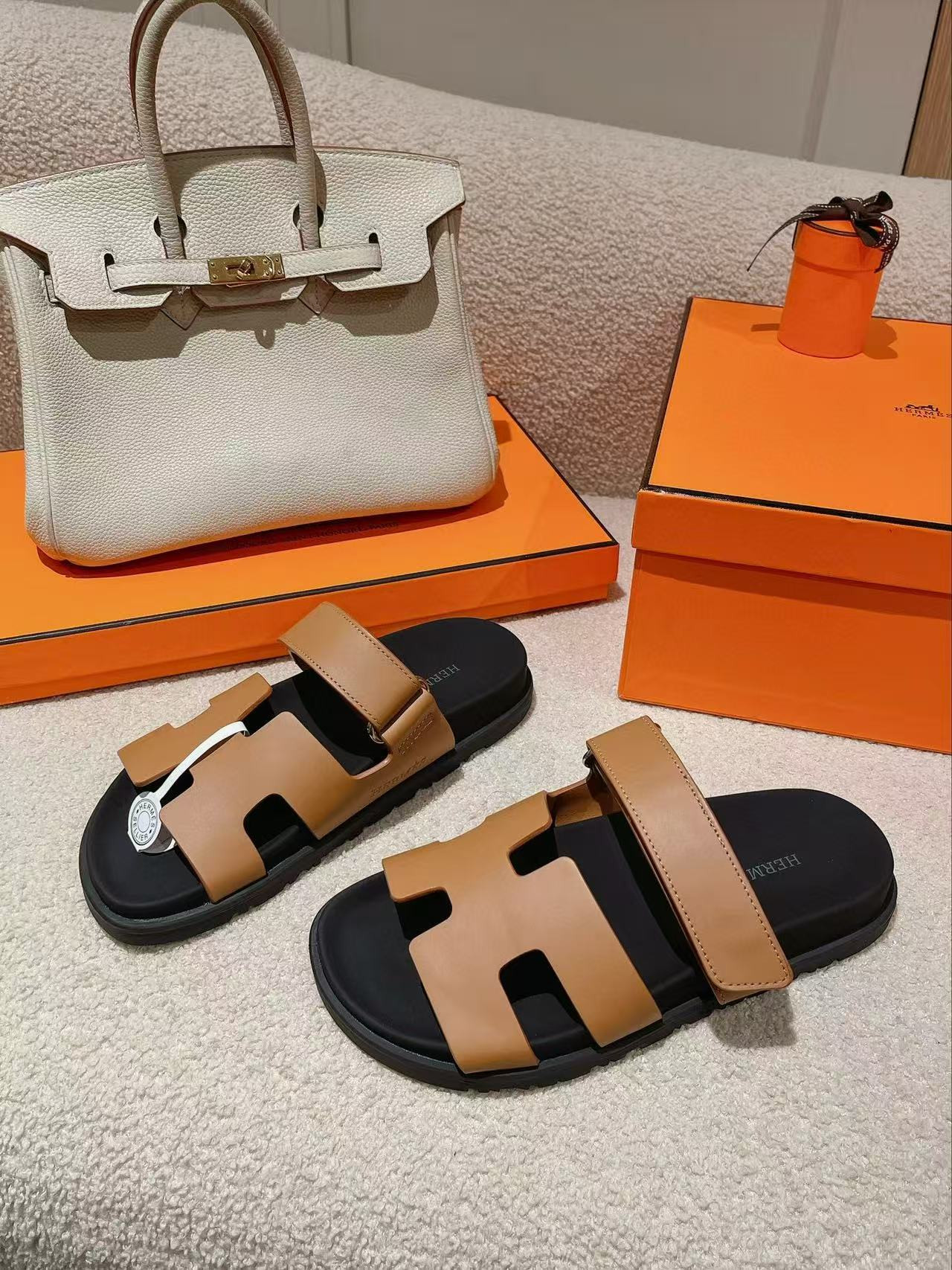 ua H**mes chypre sandal