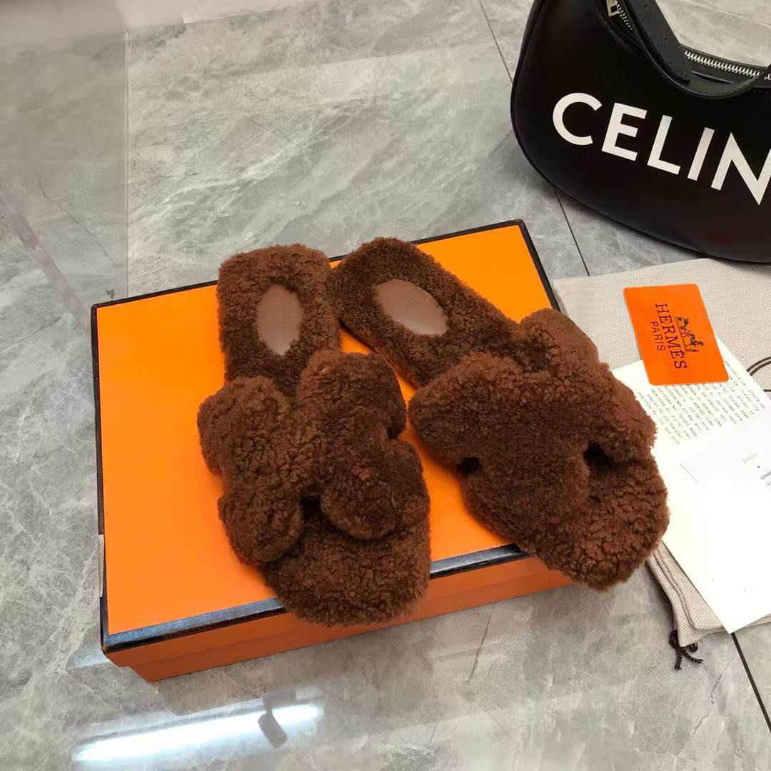 ua H**mes oran sandal