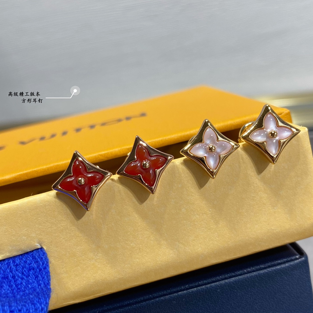 l0*is V*t0n earrings