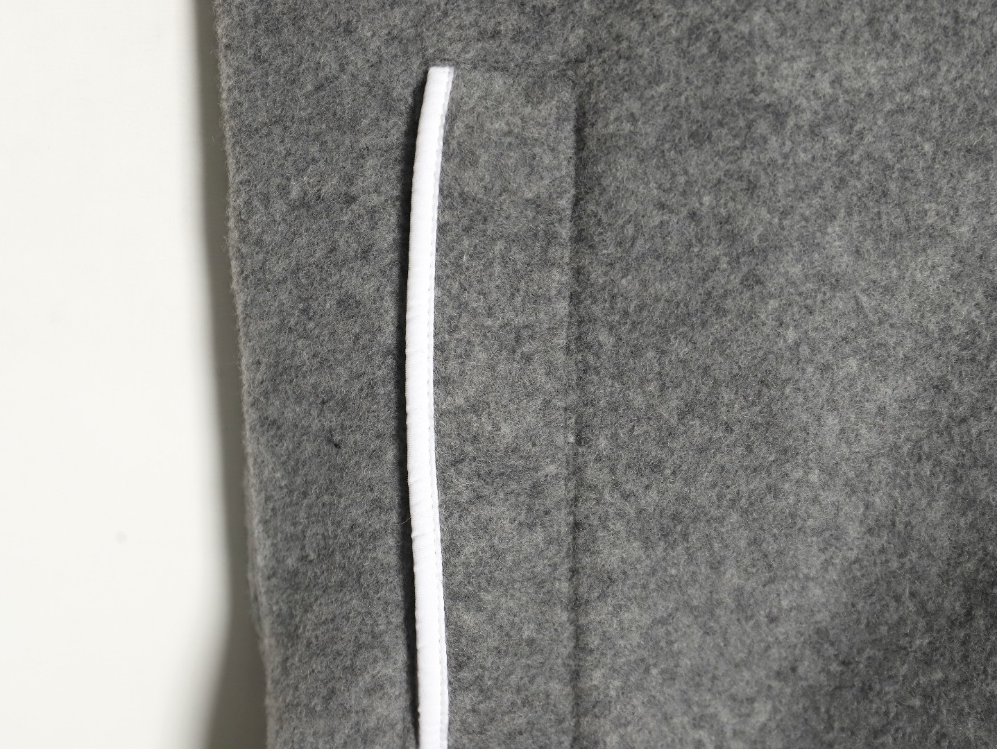 Can*a Go*e lambskin vest