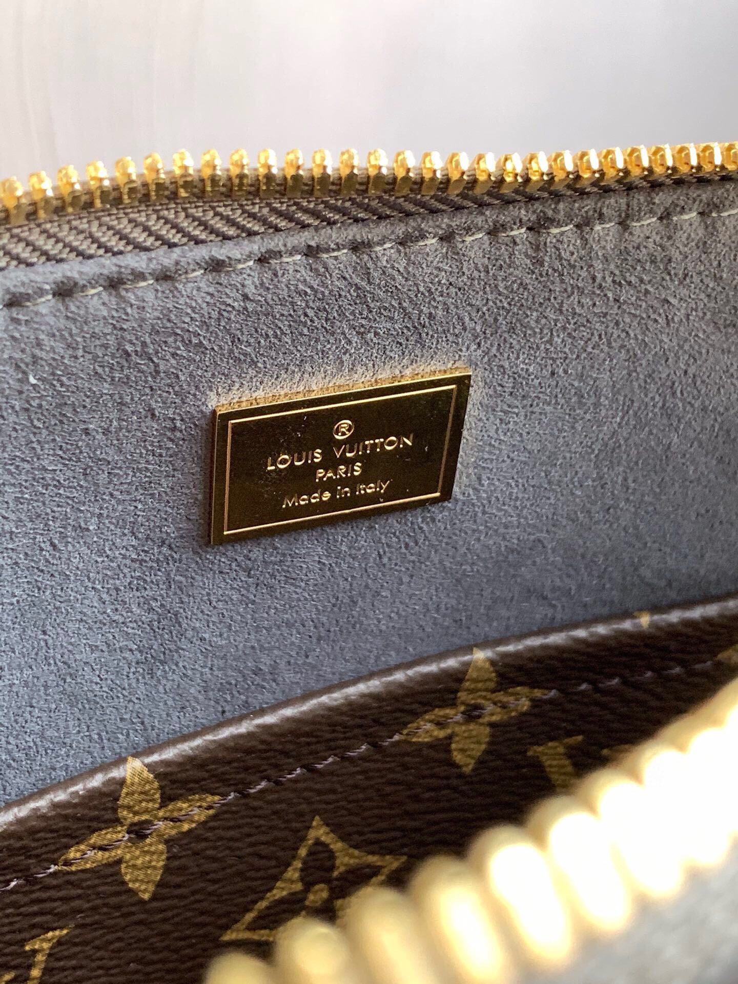 LV ALMA BB M90584