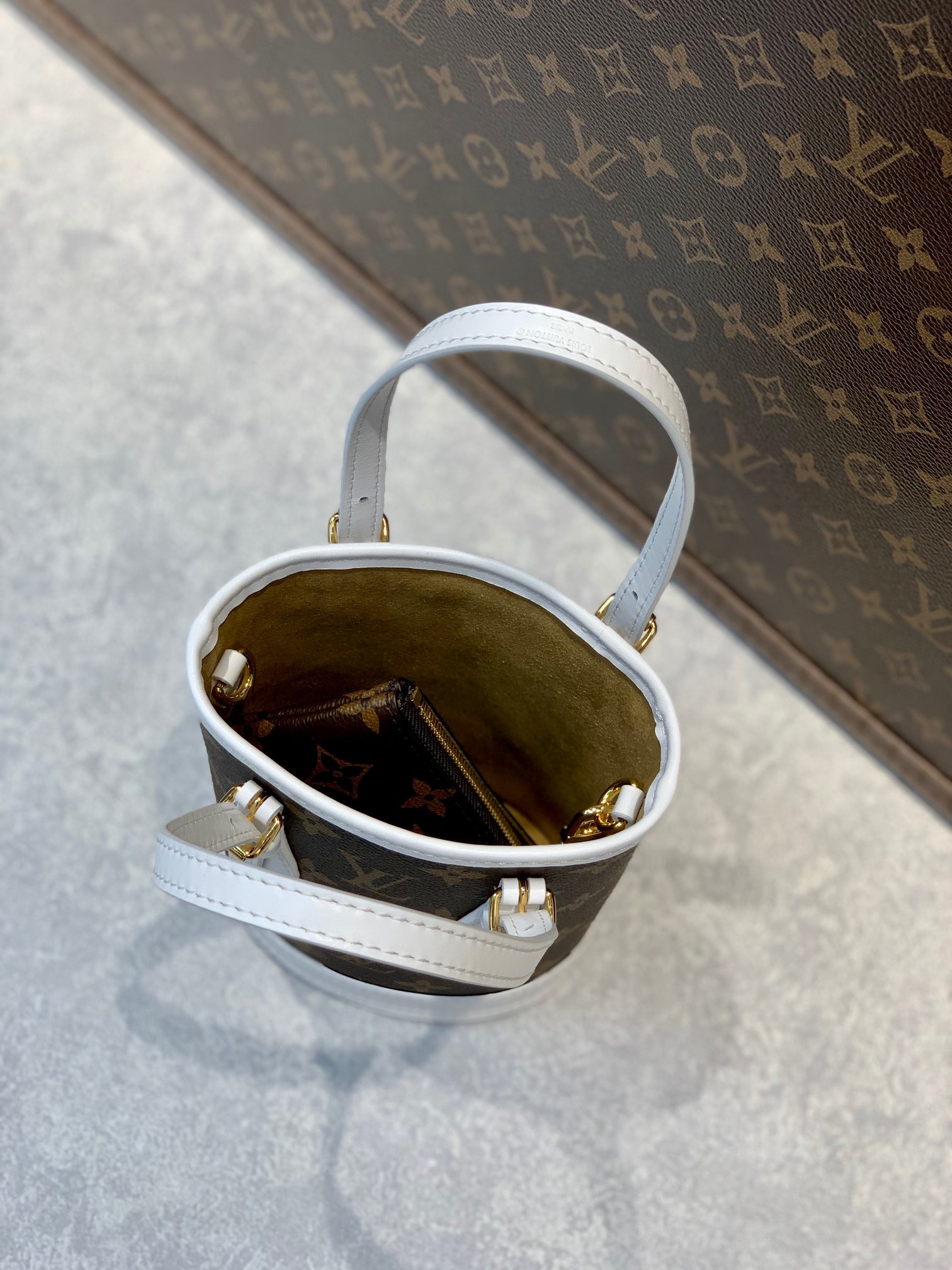 LV NANO BUCKET M81489