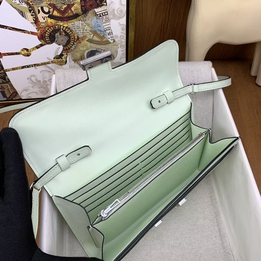 H**mes constance to go wallet in vert peppermint 20.5x2x13cm