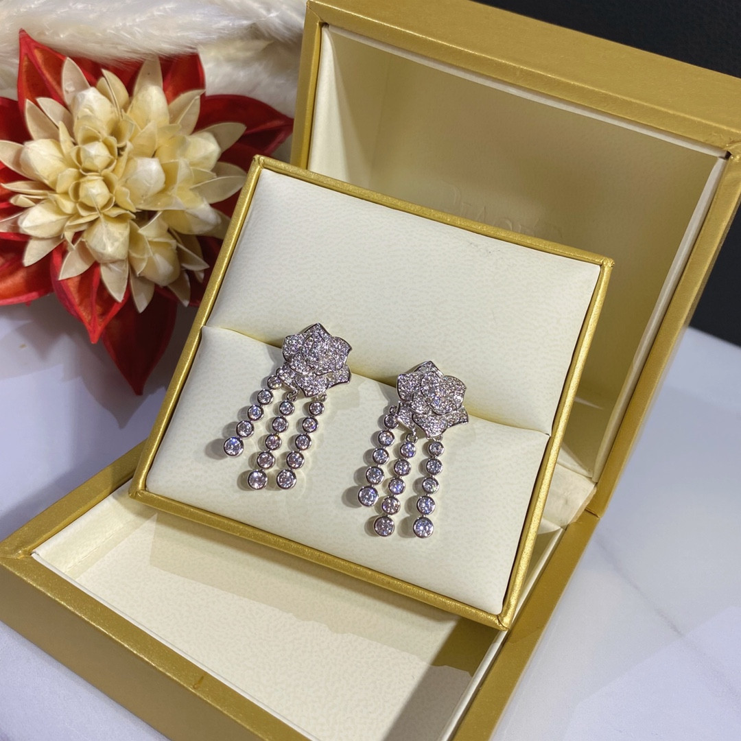 P1aget tassel rose earrings