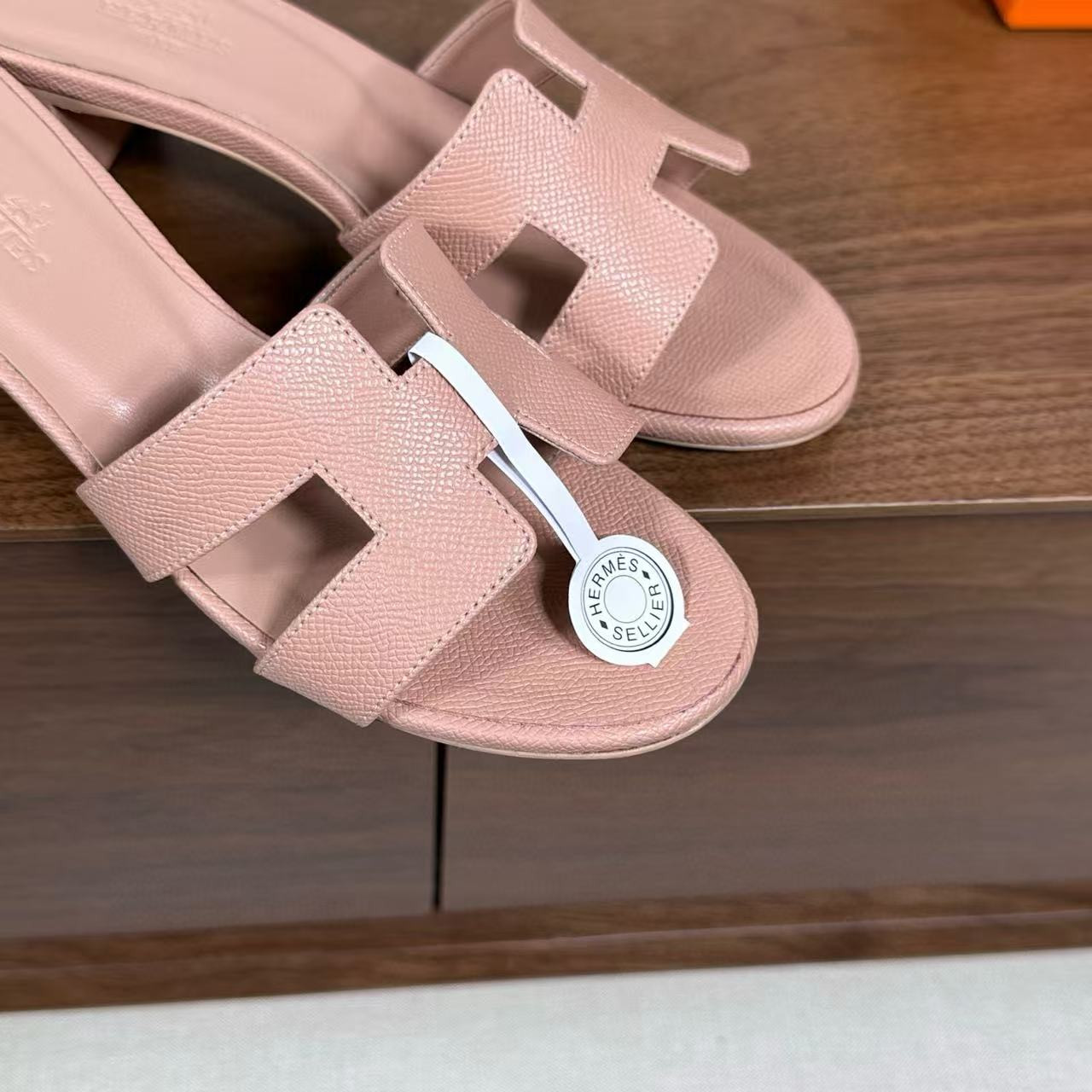 ua H**mes oasis sandal