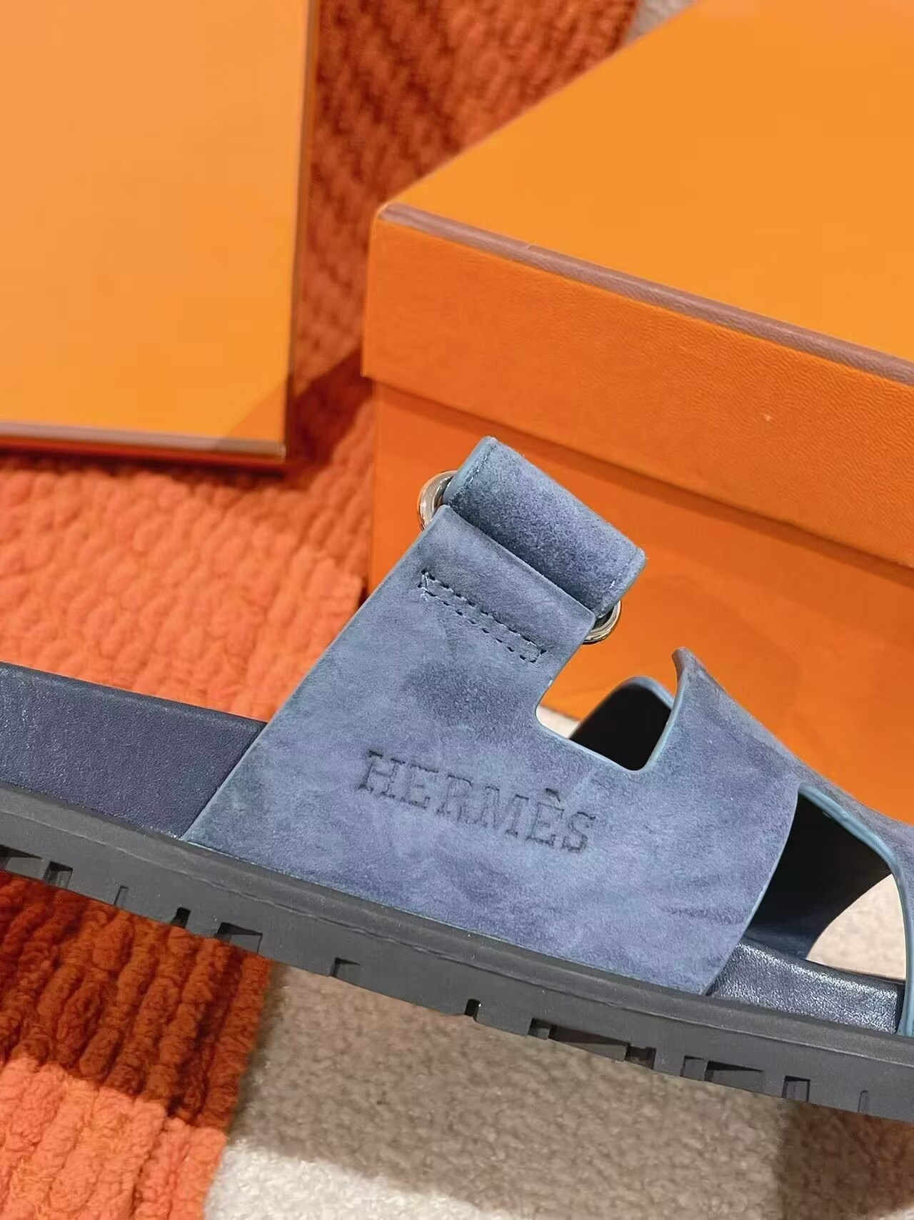 ua H**mes chypre sandal
