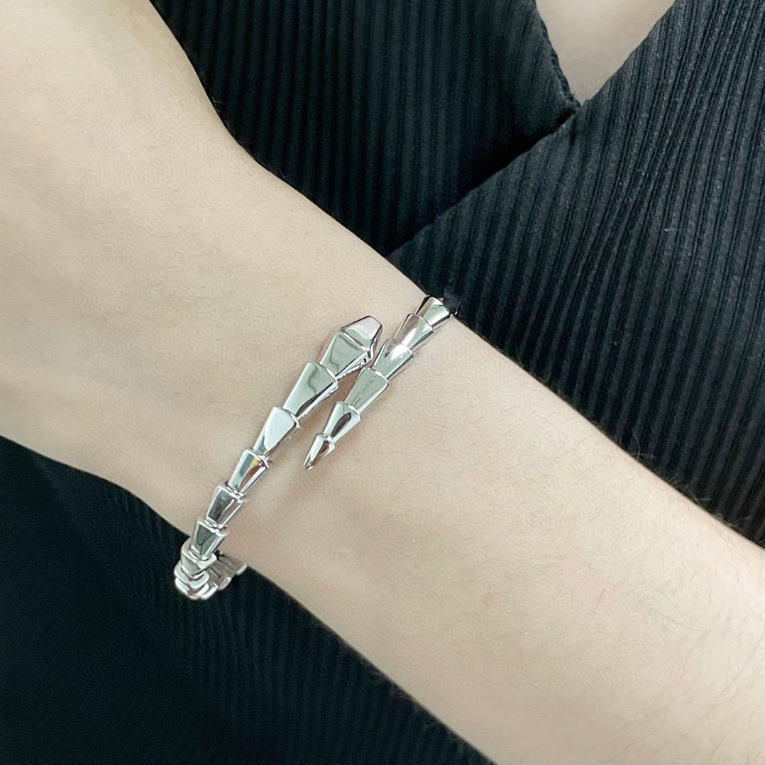 B*l*ai snake bracelet