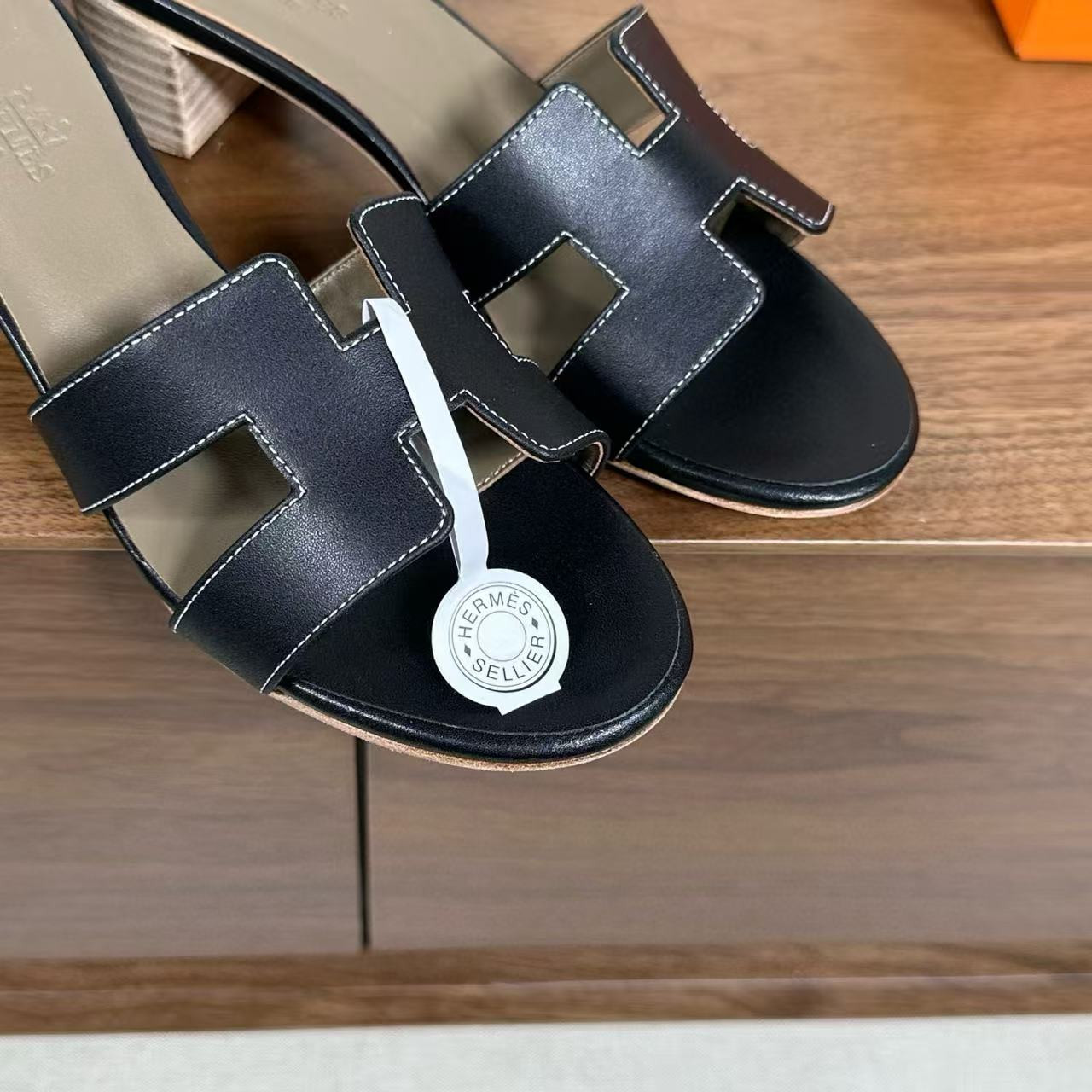 ua H**mes oasis sandal