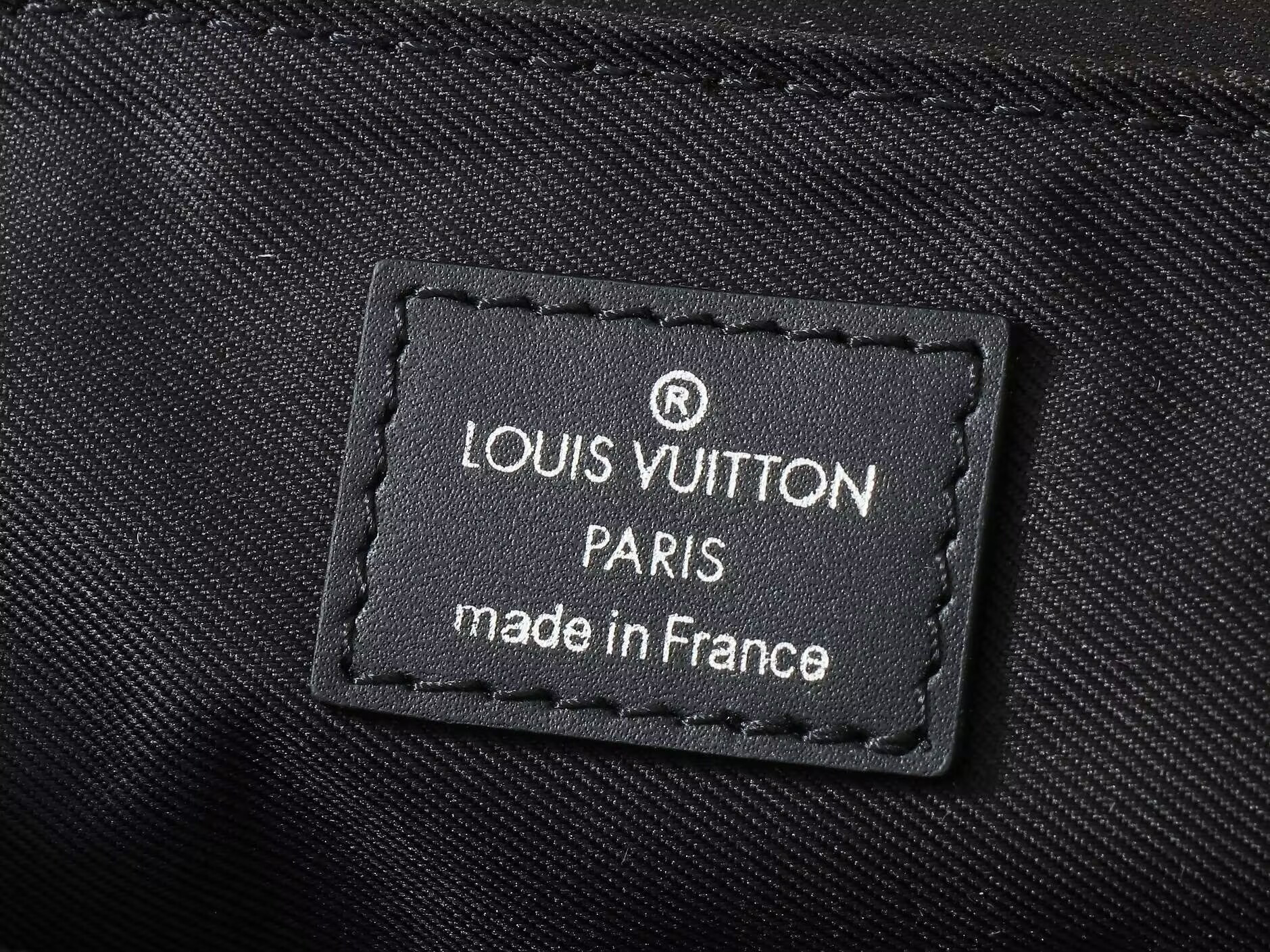 LV District PM M46255 26x20x7cm