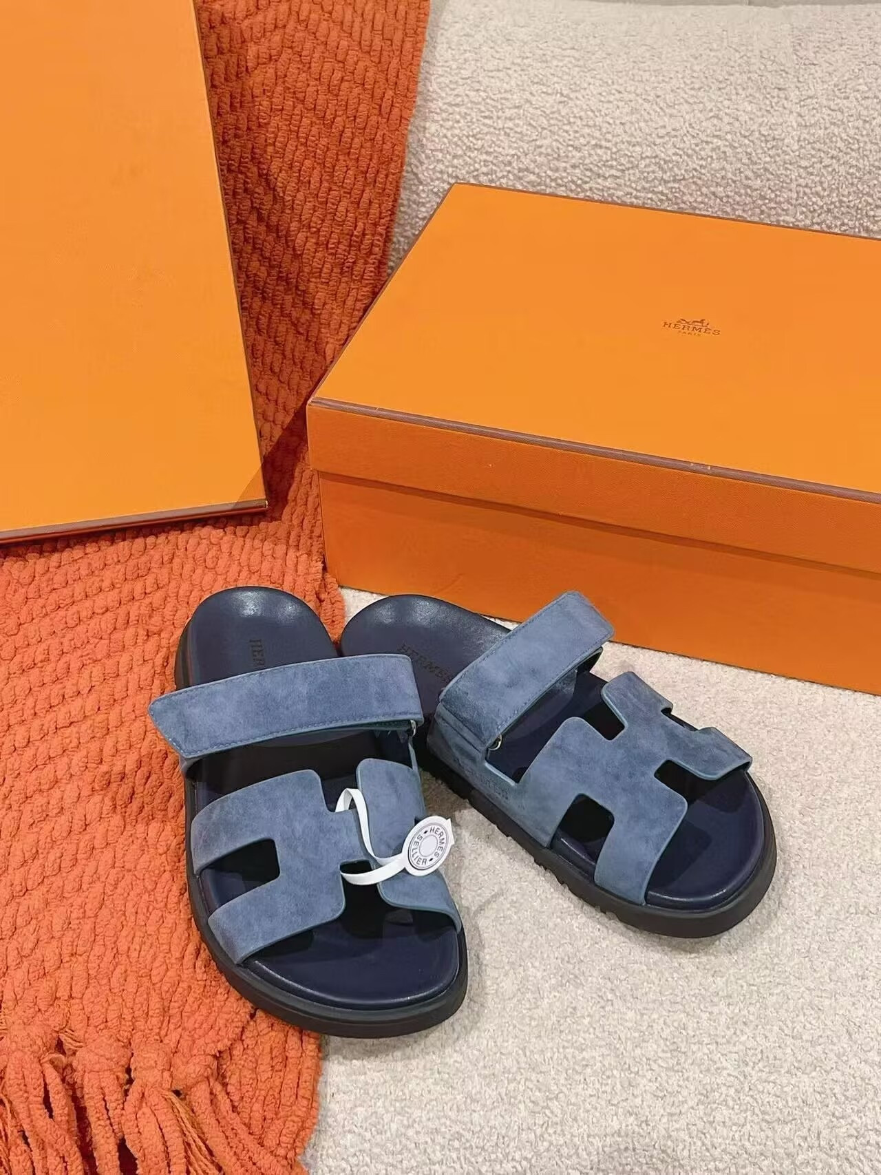 ua H**mes chypre sandal