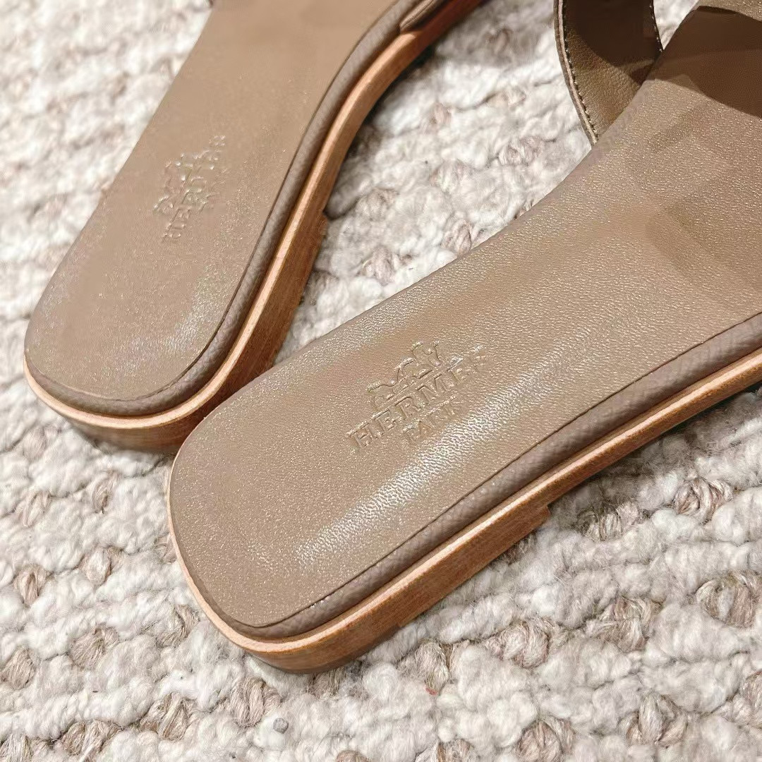 ua H**mes oran sandal