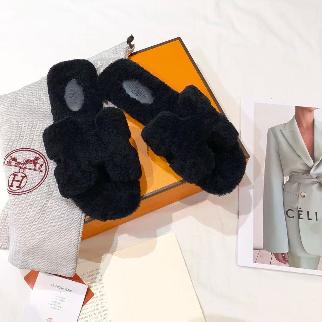ua H**mes oran sandal