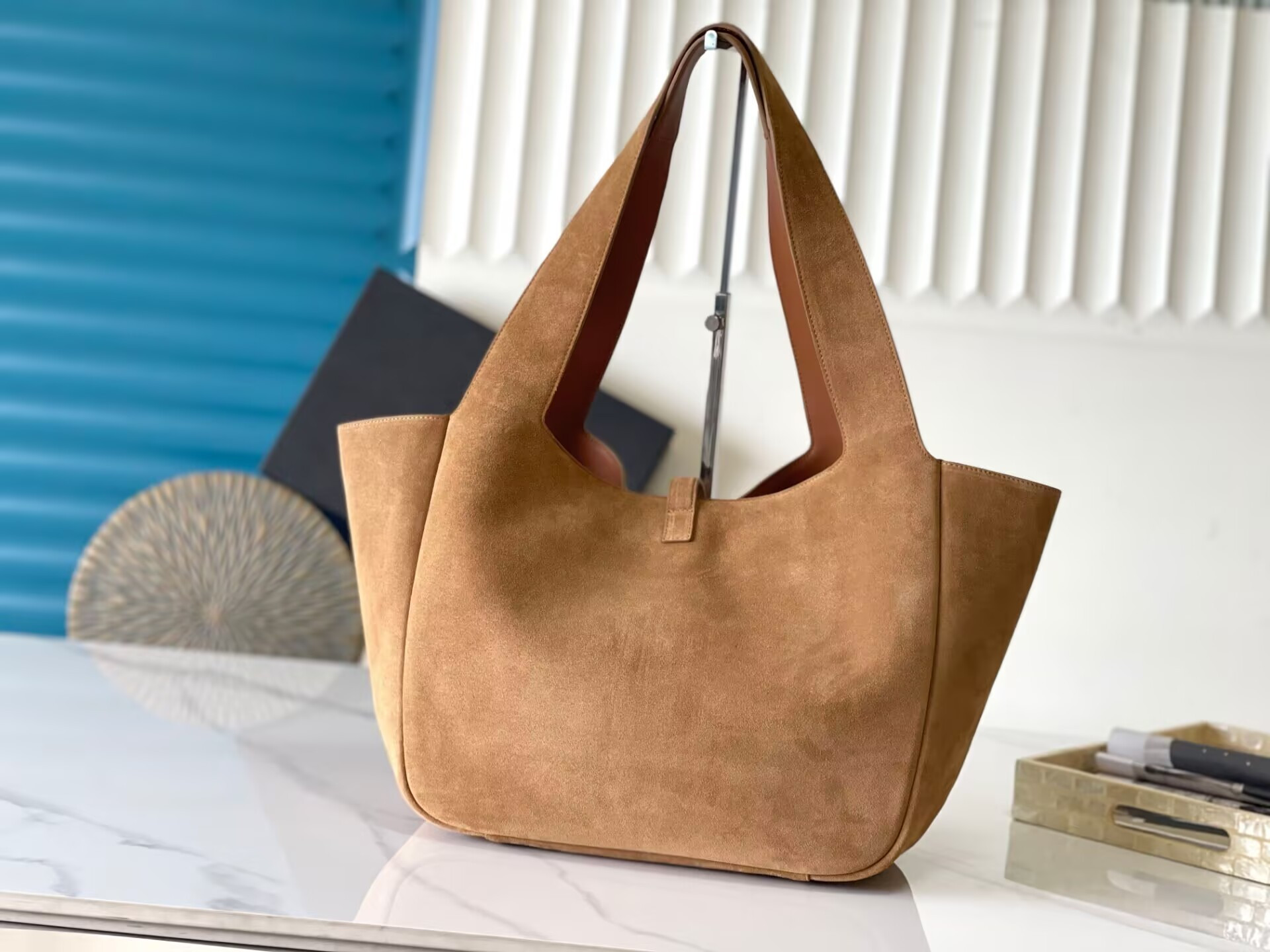 Y*L le 5 à 7 bea in suede 50×28×18cm