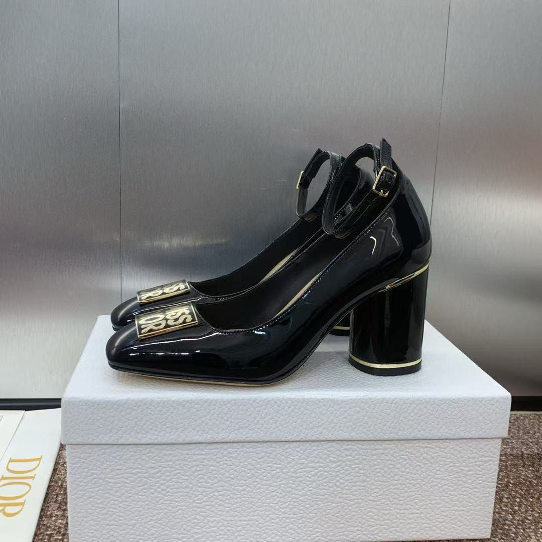 ua d*or miss d*or Gr*ffiti pump