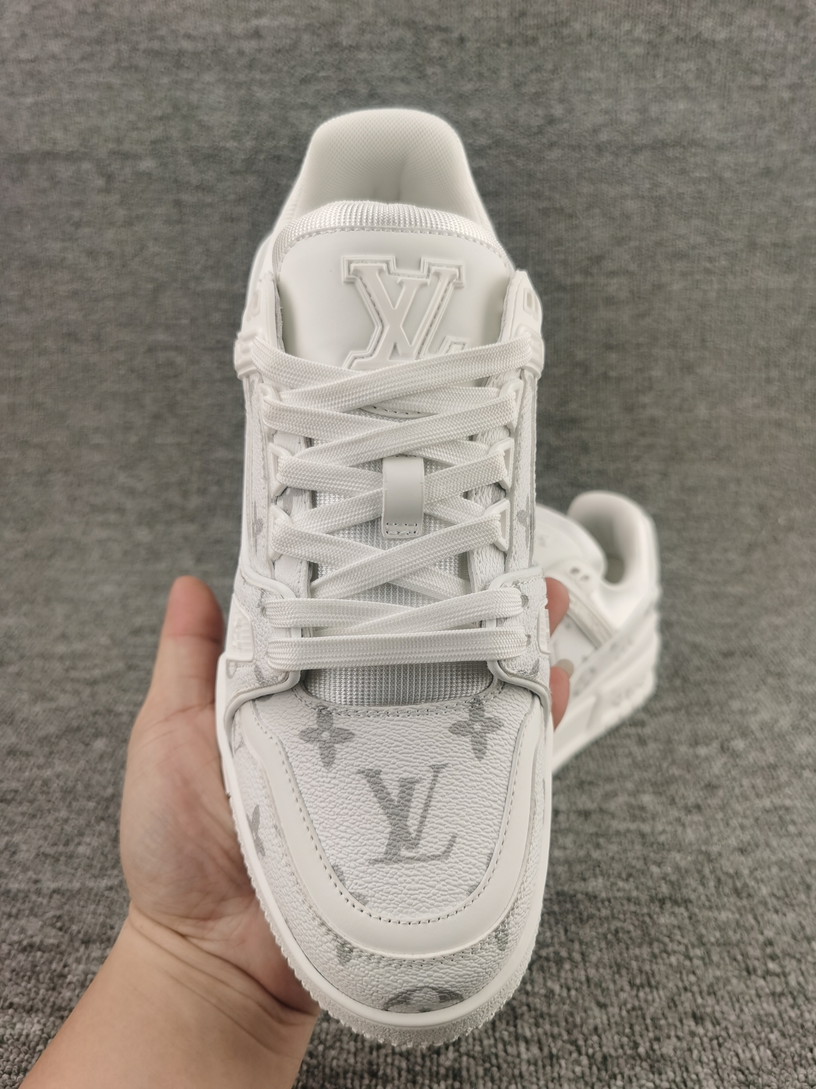 UA LV Trainer Sneaker