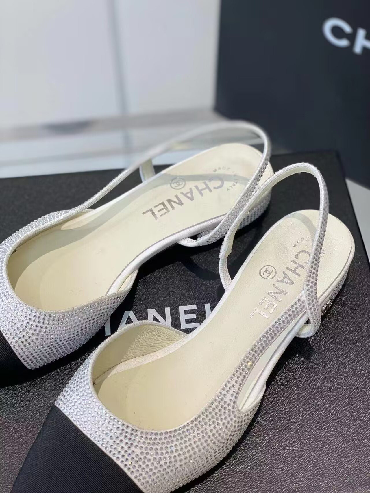 ua Ch*el slingbacks