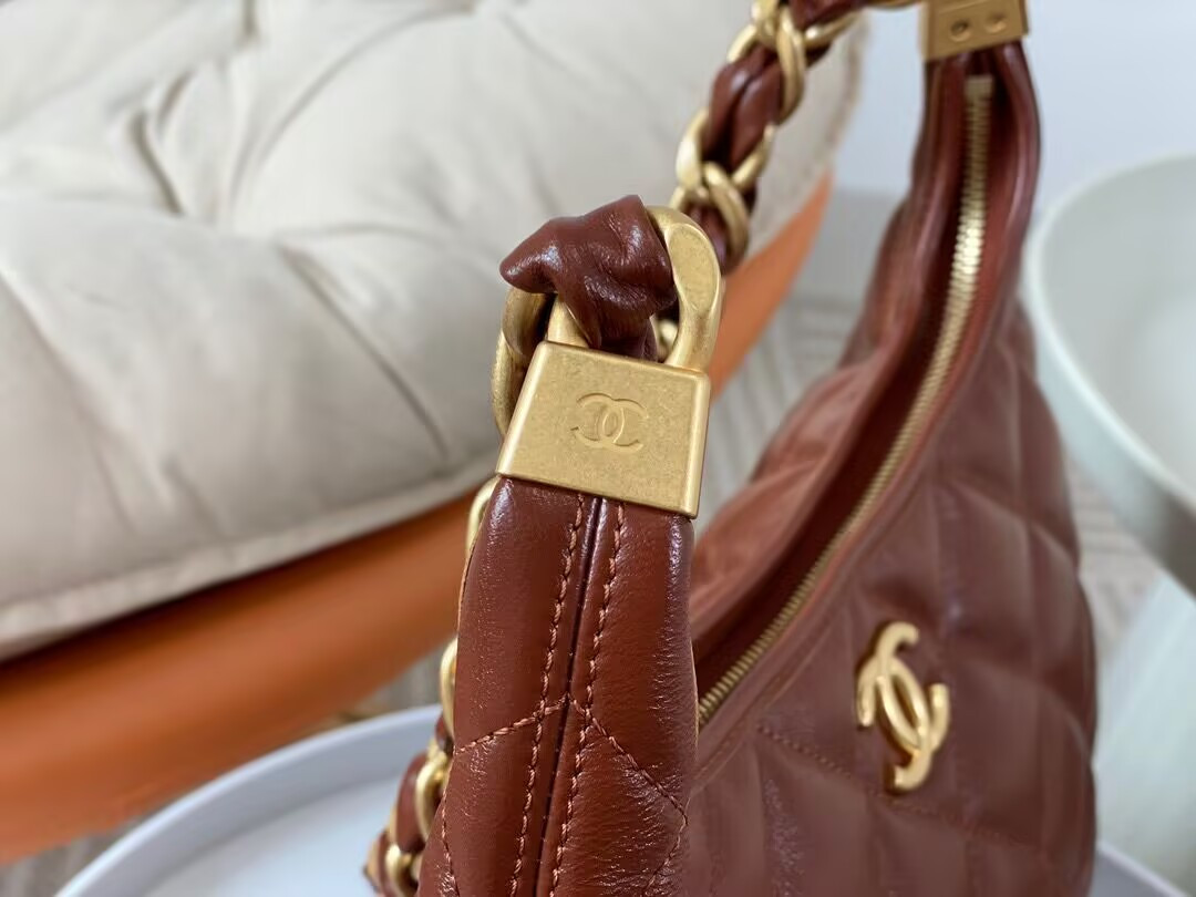 Ch*el hobo bag   30×28×11cm